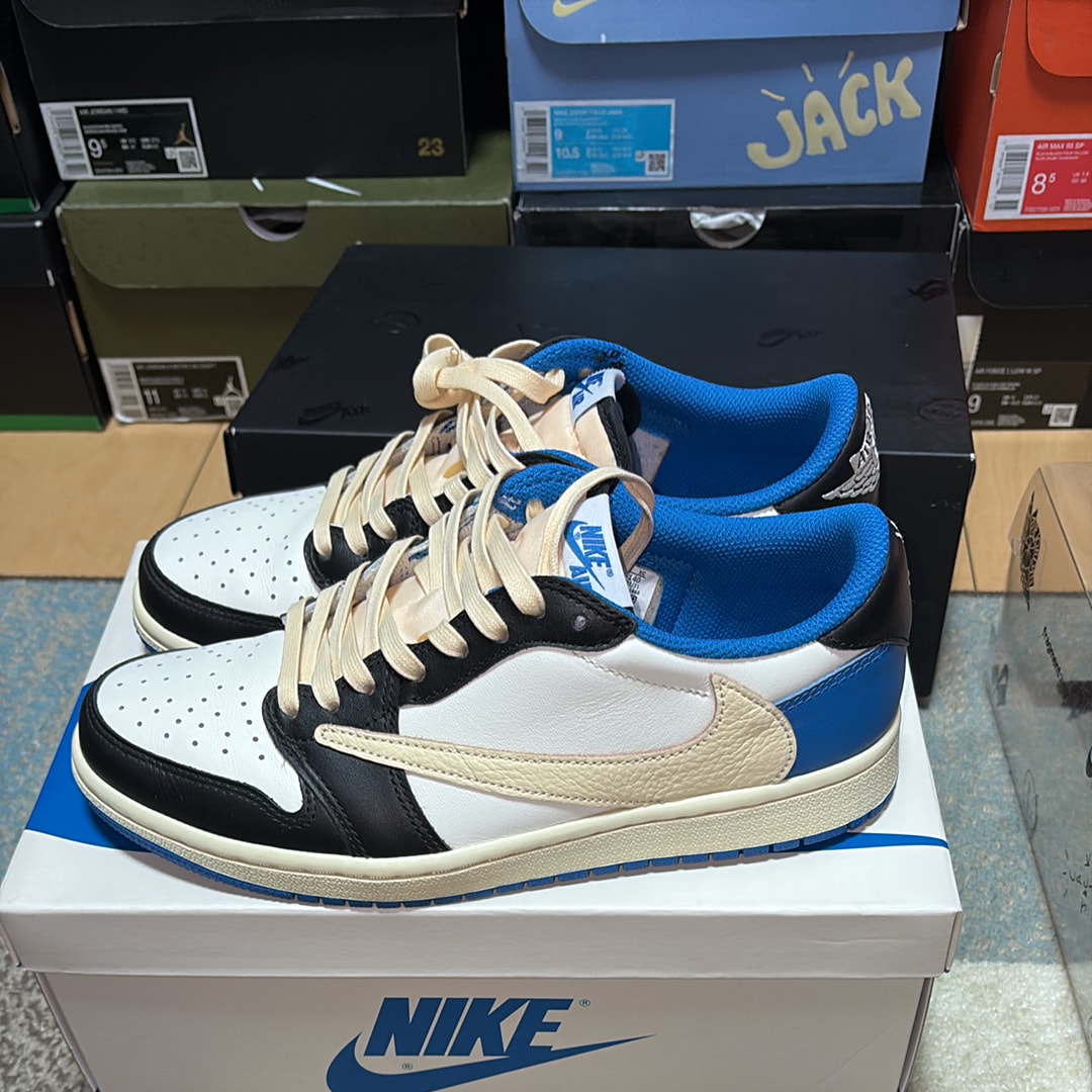 Travis Scott × fragment design × Nike Air Jordan 1 Low OG SP "Military Blue"