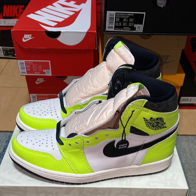 Nike Air Jordan 1 High OG "Volt/Visionaire"