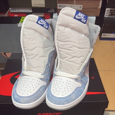 Nike Air Jordan 1 High OG "Hyper Royal"