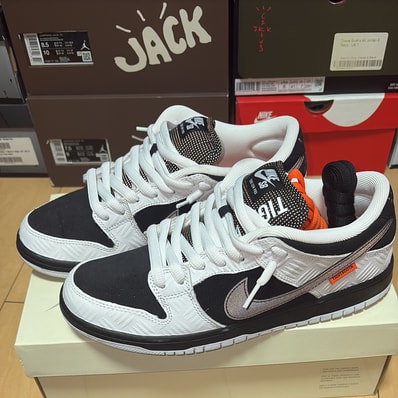 TIGHTBOOTH × Nike SB Dunk Low Pro QS "Black and White"