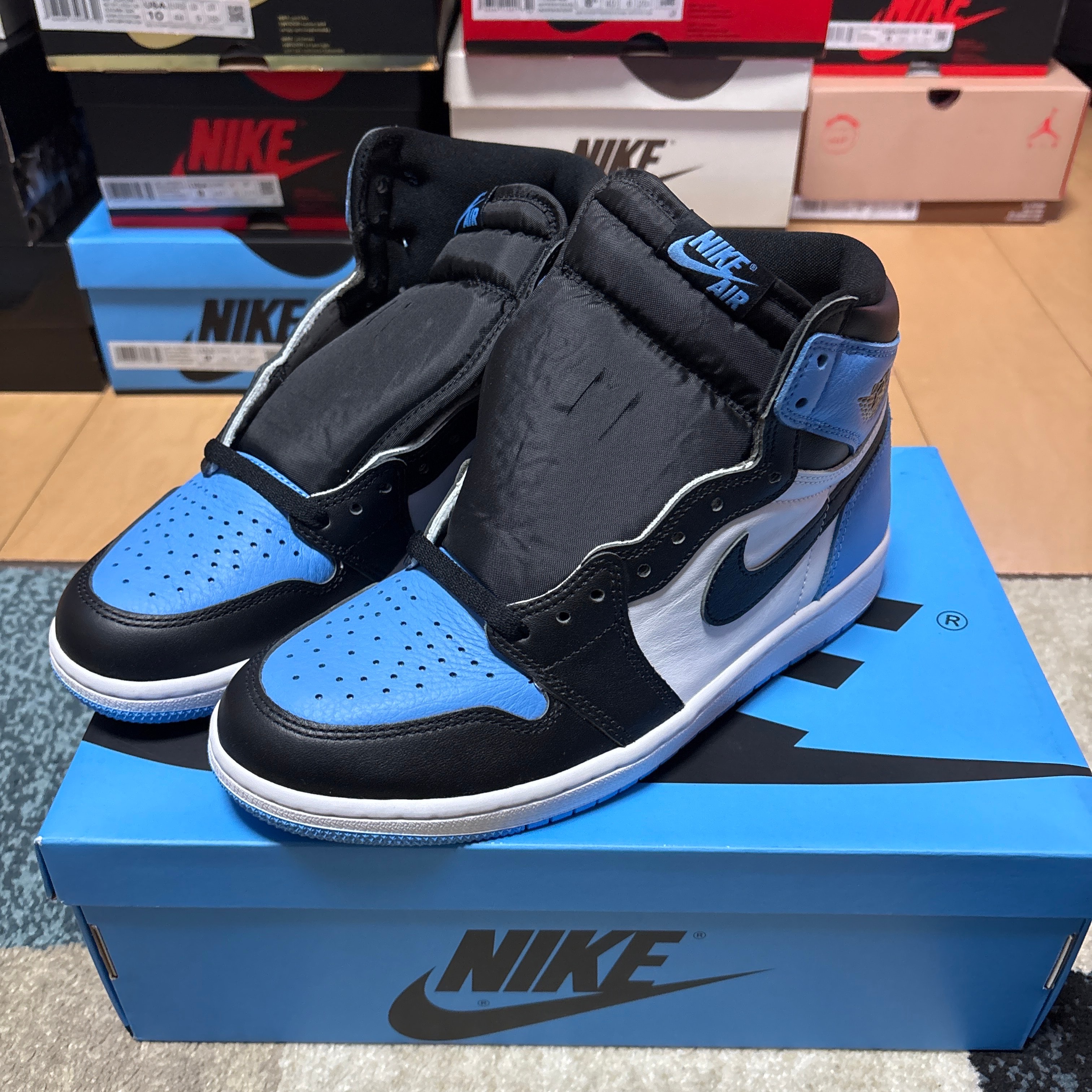 ナイキ エアジョーダン1 レトロ ハイ OG "ユニバーシティブルー/UNC トゥ"