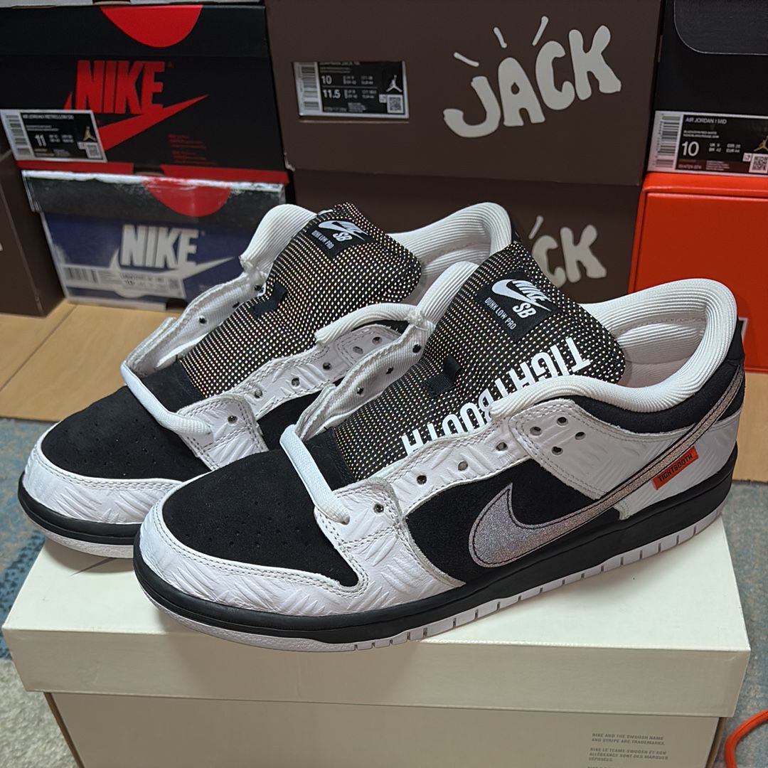 TIGHTBOOTH × Nike SB Dunk Low Pro QS "Black and White"