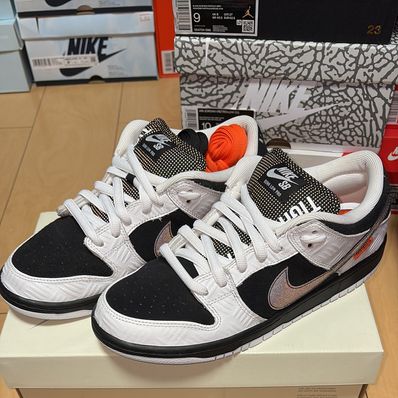TIGHTBOOTH × Nike SB Dunk Low Pro QS "Black and White"