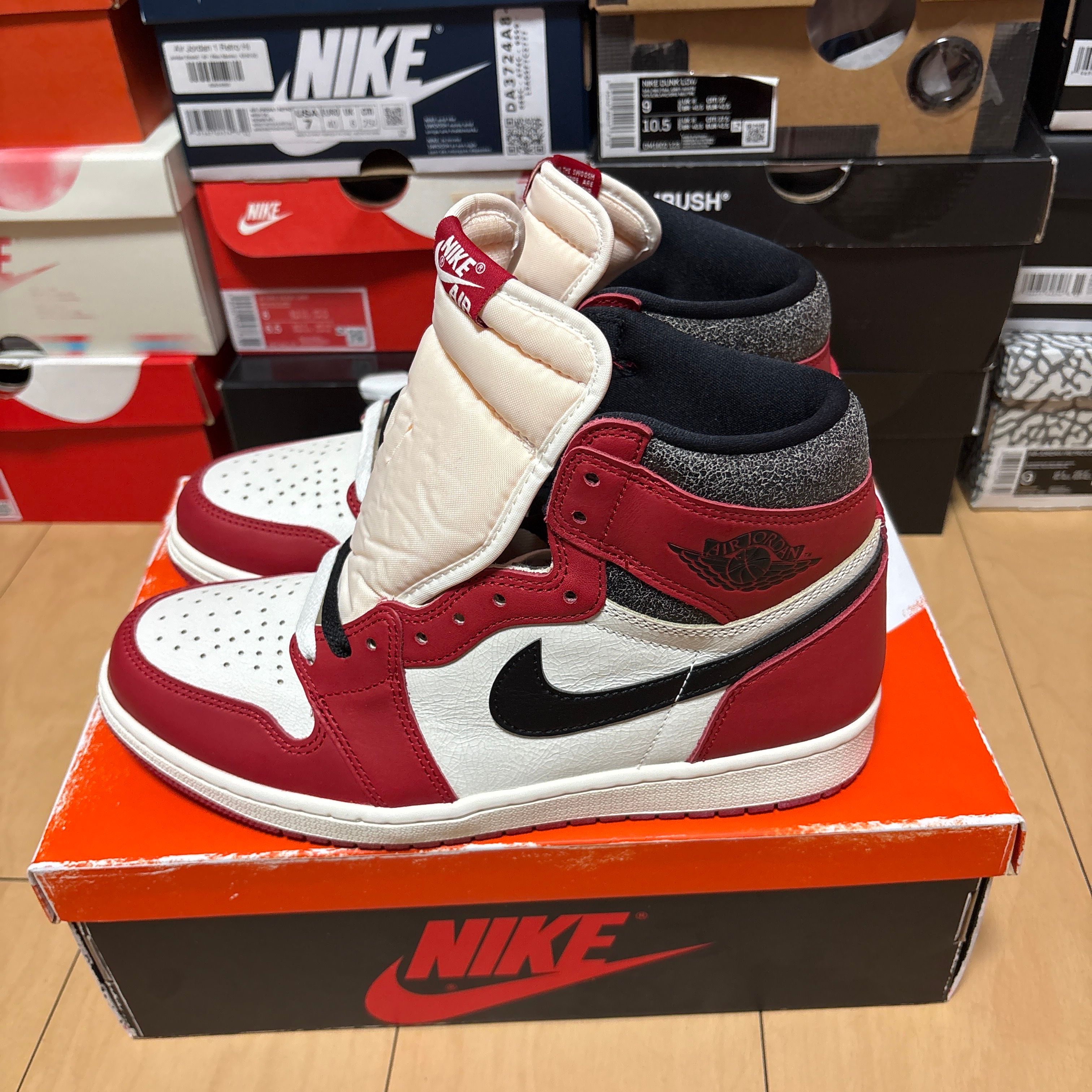 Nike Air Jordan 1 High OG "Lost & Found/Chicago"
