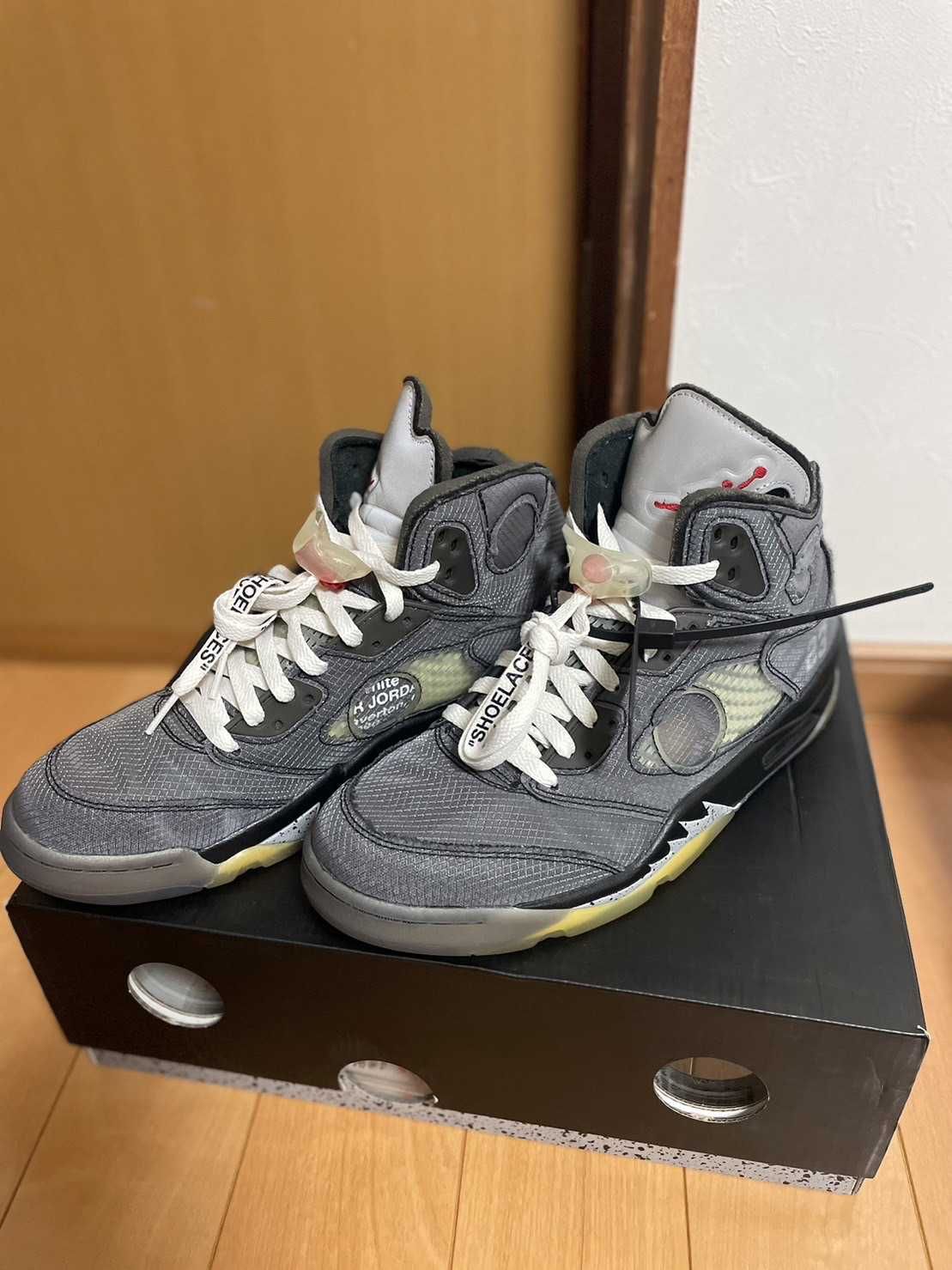 Off-White × Nike Air Jordan 5 "Black/Muslin/Fire Red"