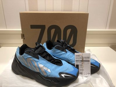 ADIDAS YEEZY 700 MNVN "Bright Cyan/Black"