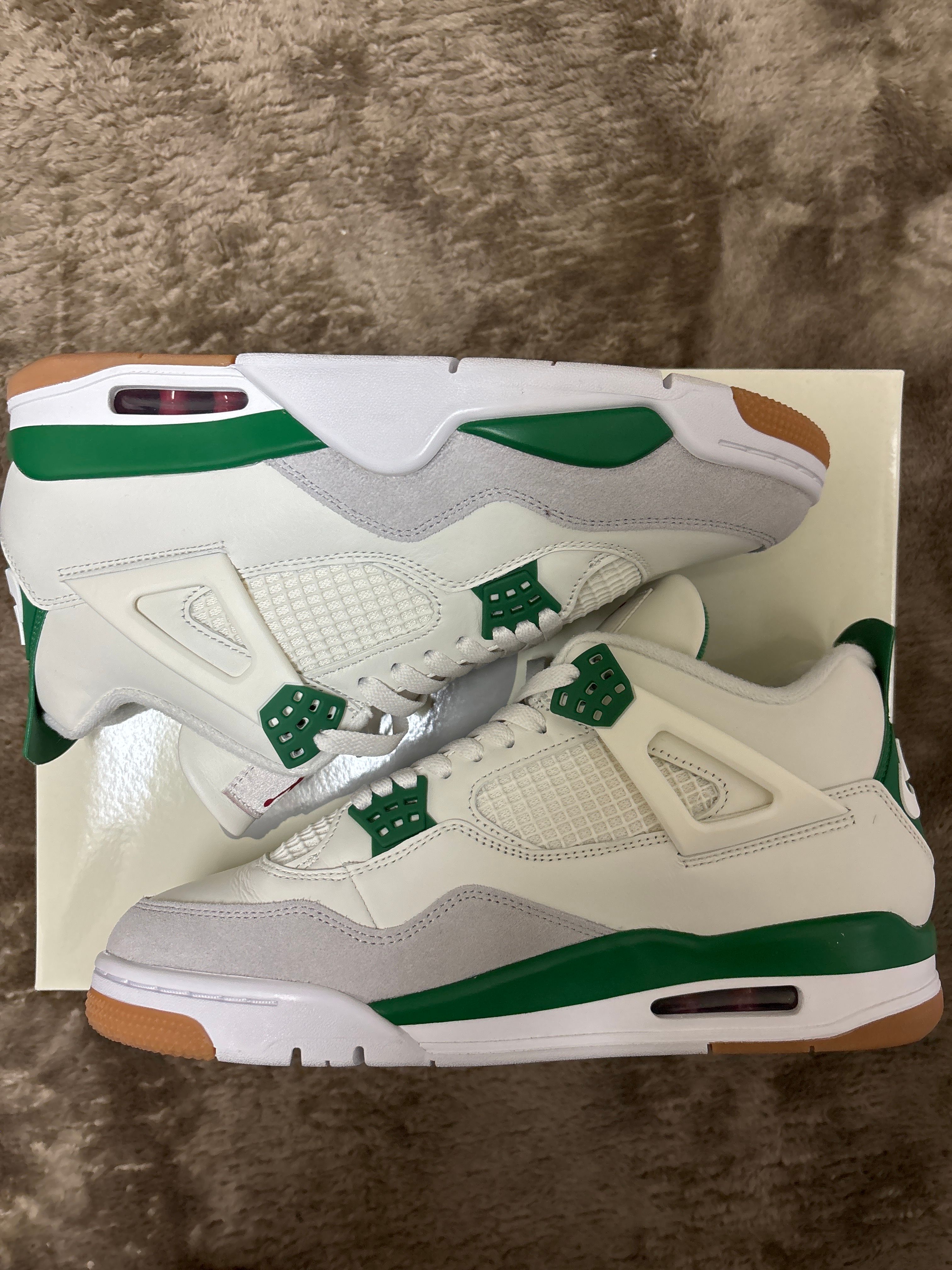 Nike SB × Air Jordan 4 Retro SP "Pine Green"