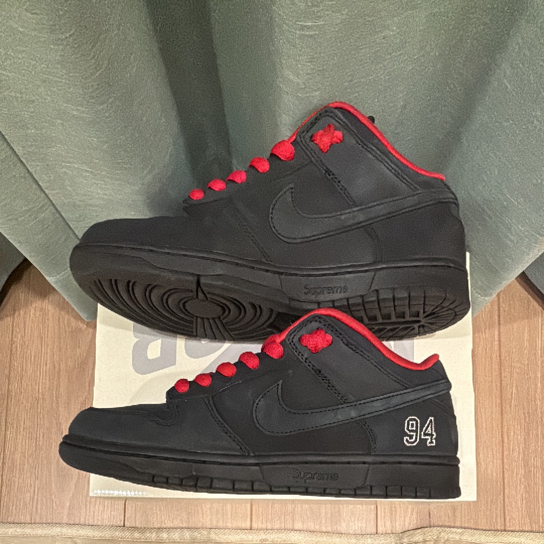 Supreme × Nike SB Dunk Low "Black" (25FW Week2)