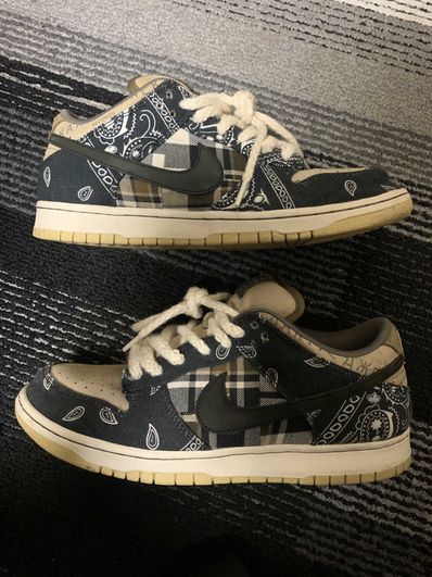 Travis Scott × Nike SB Dunk Low "Black/Parachute Beige"