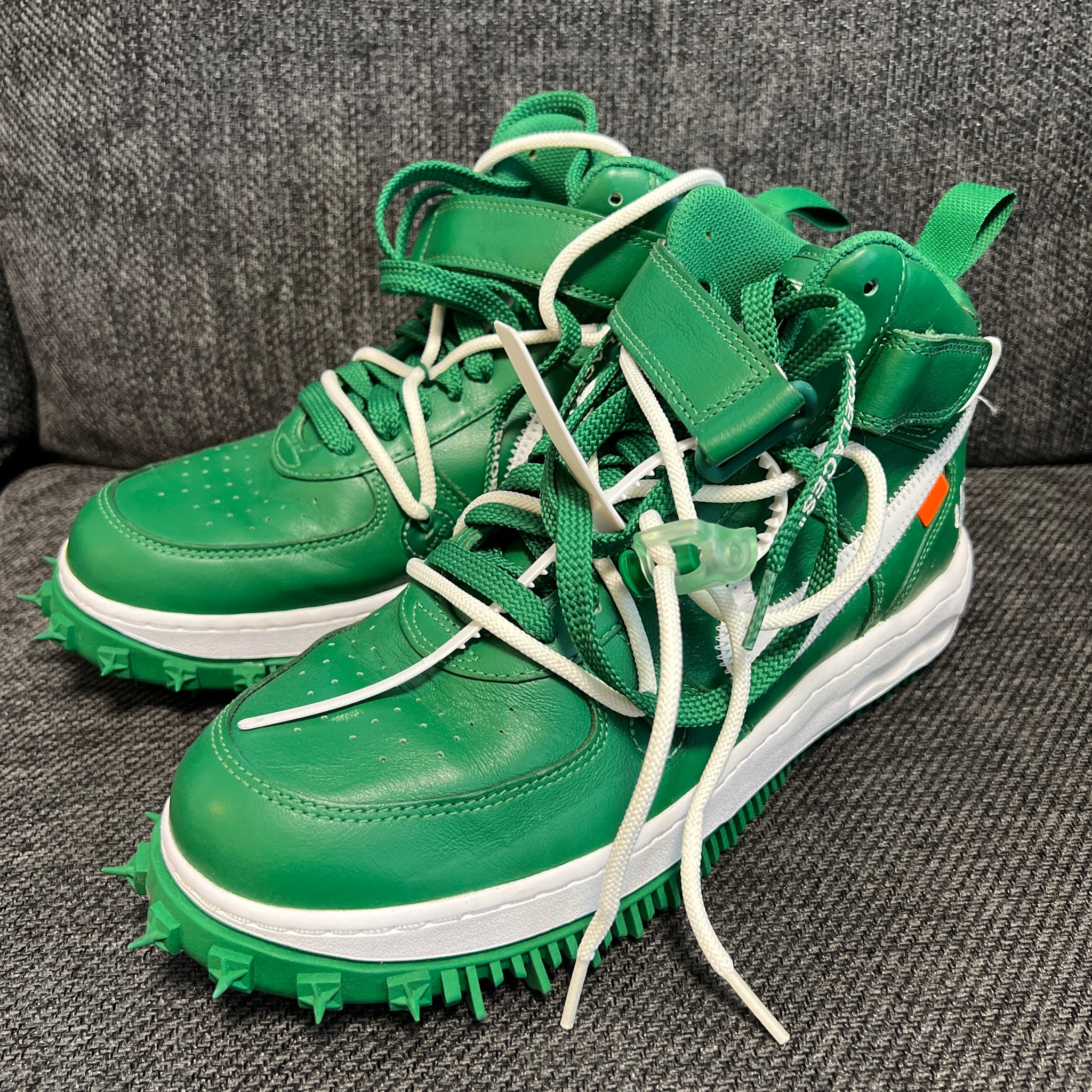 Off-White × Nike Air Force 1 Mid SP LTHR "Pine Green"