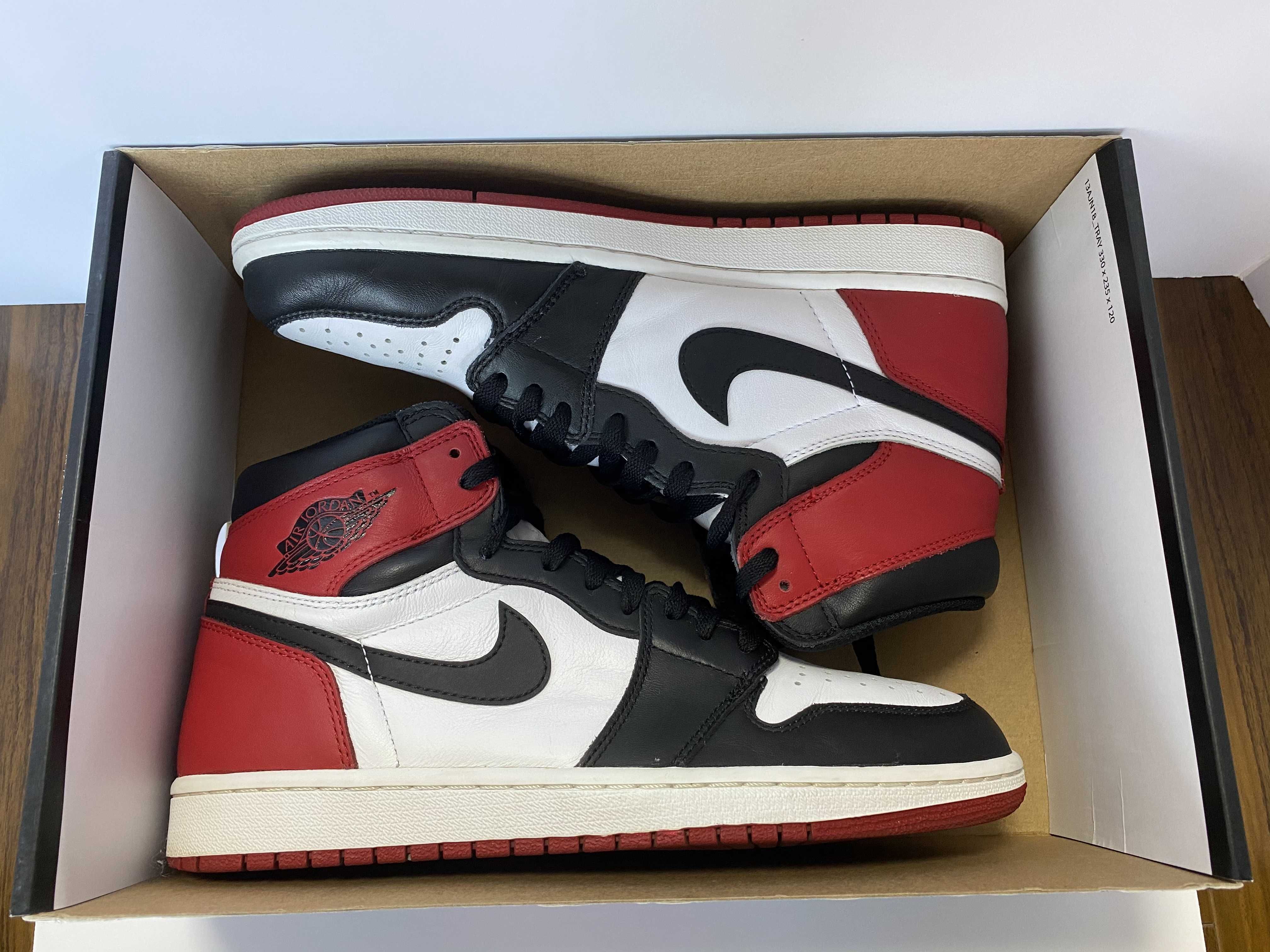 Nike Air Jordan 1 Retro High OG "Black Toe"(2016)