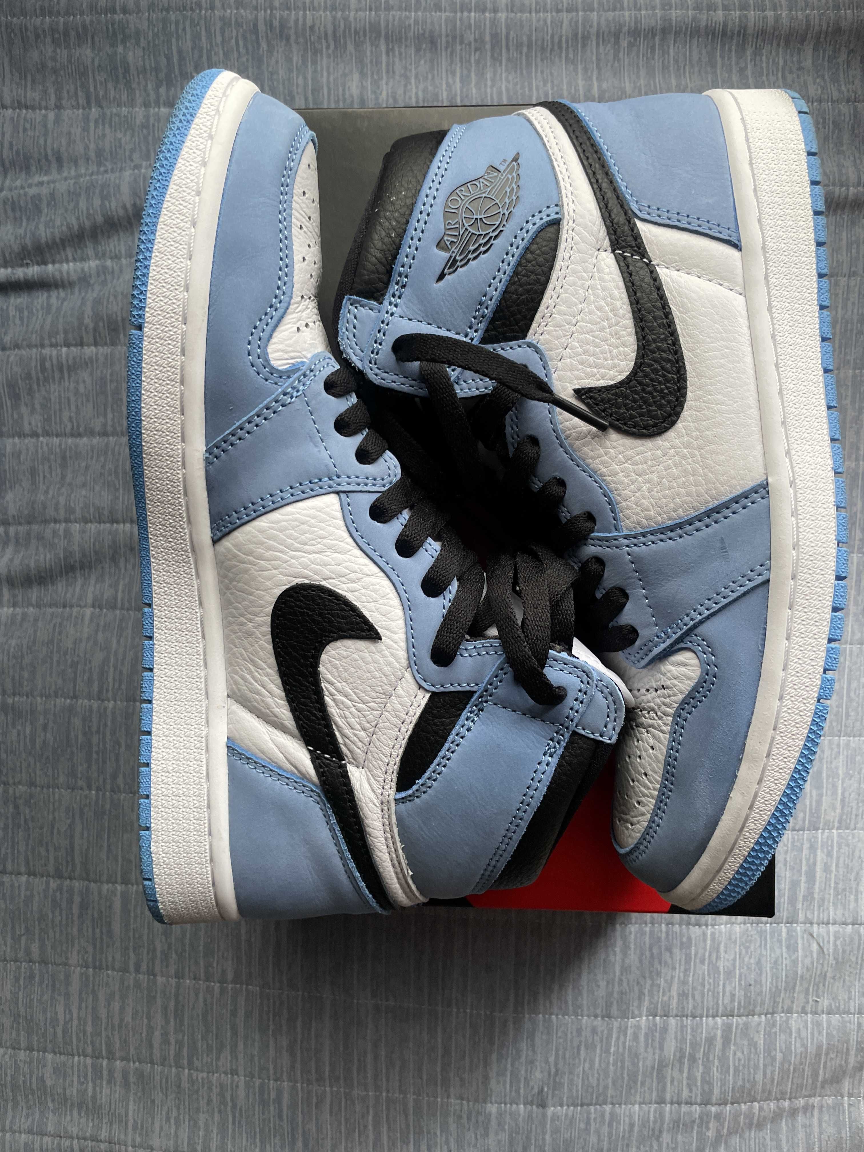 Nike Air Jordan 1 High OG "University Blue"