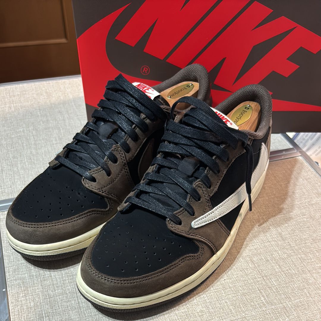 Travis Scott × Nike Air Jordan 1 Low OG SP-T "Black/Dark Mocha"