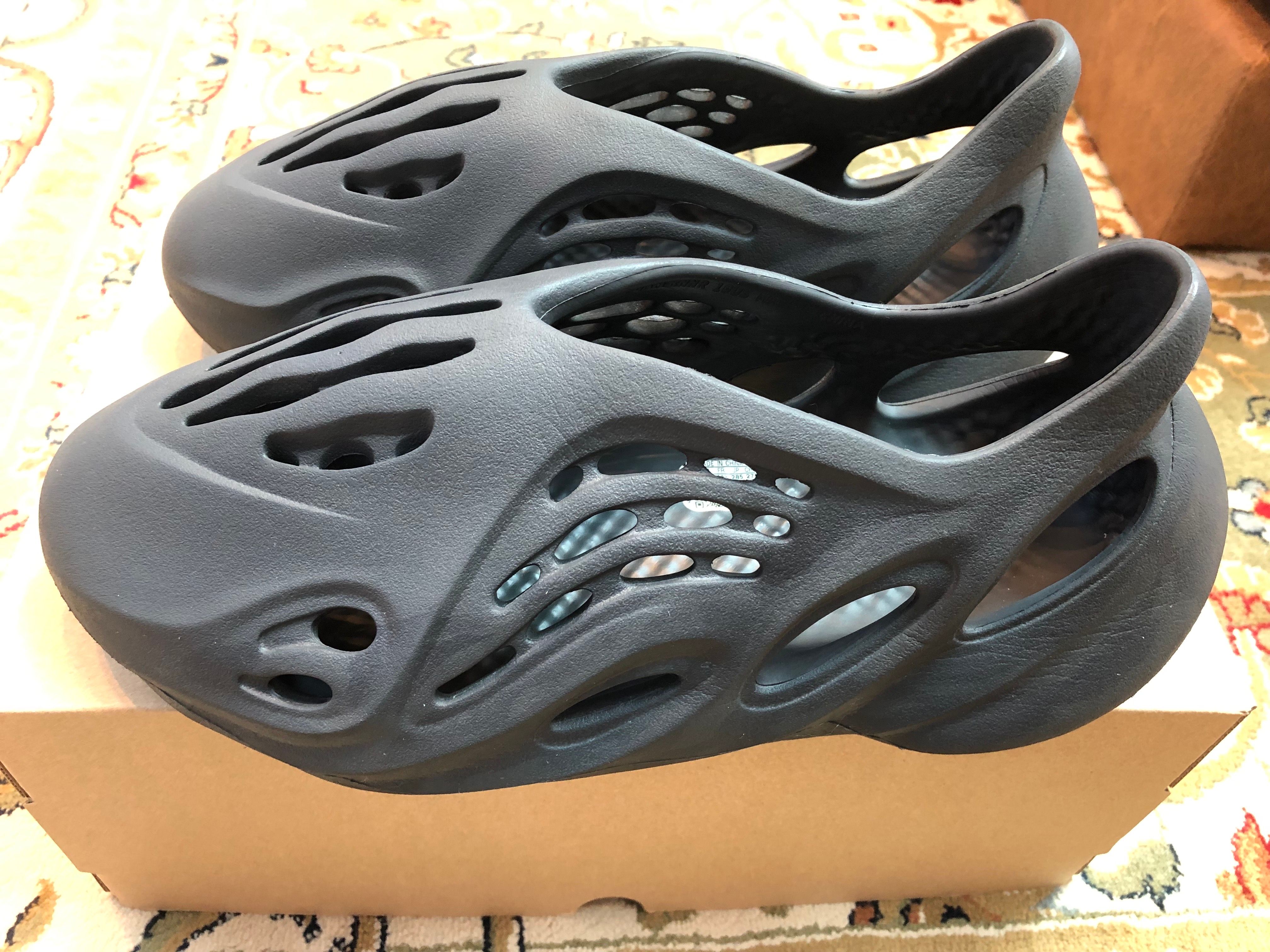 adidas YEEZY Foam Runner "Onyx"