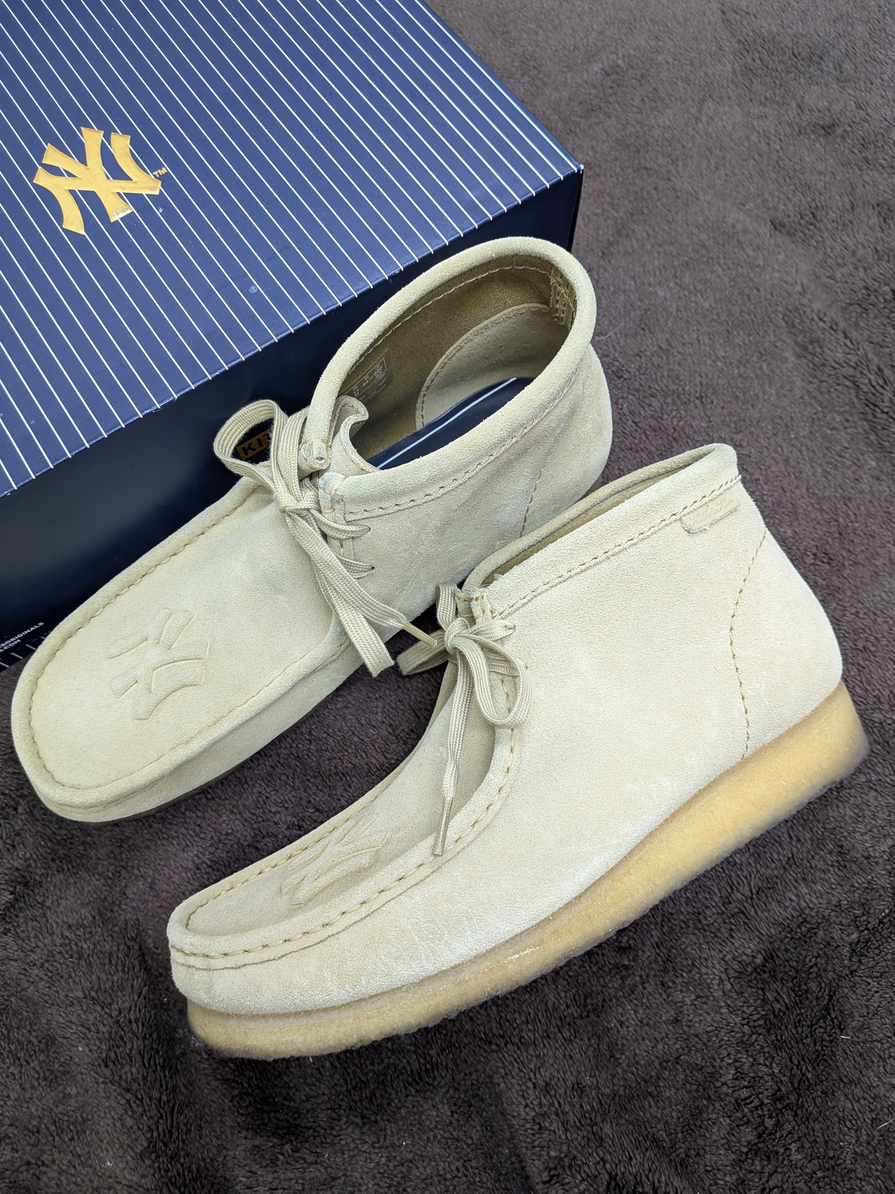 KITH × New York Yankees × Clarks Wallabee Hi "Maple"