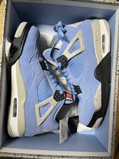 Nike Air Jordan 4 "University Blue"
