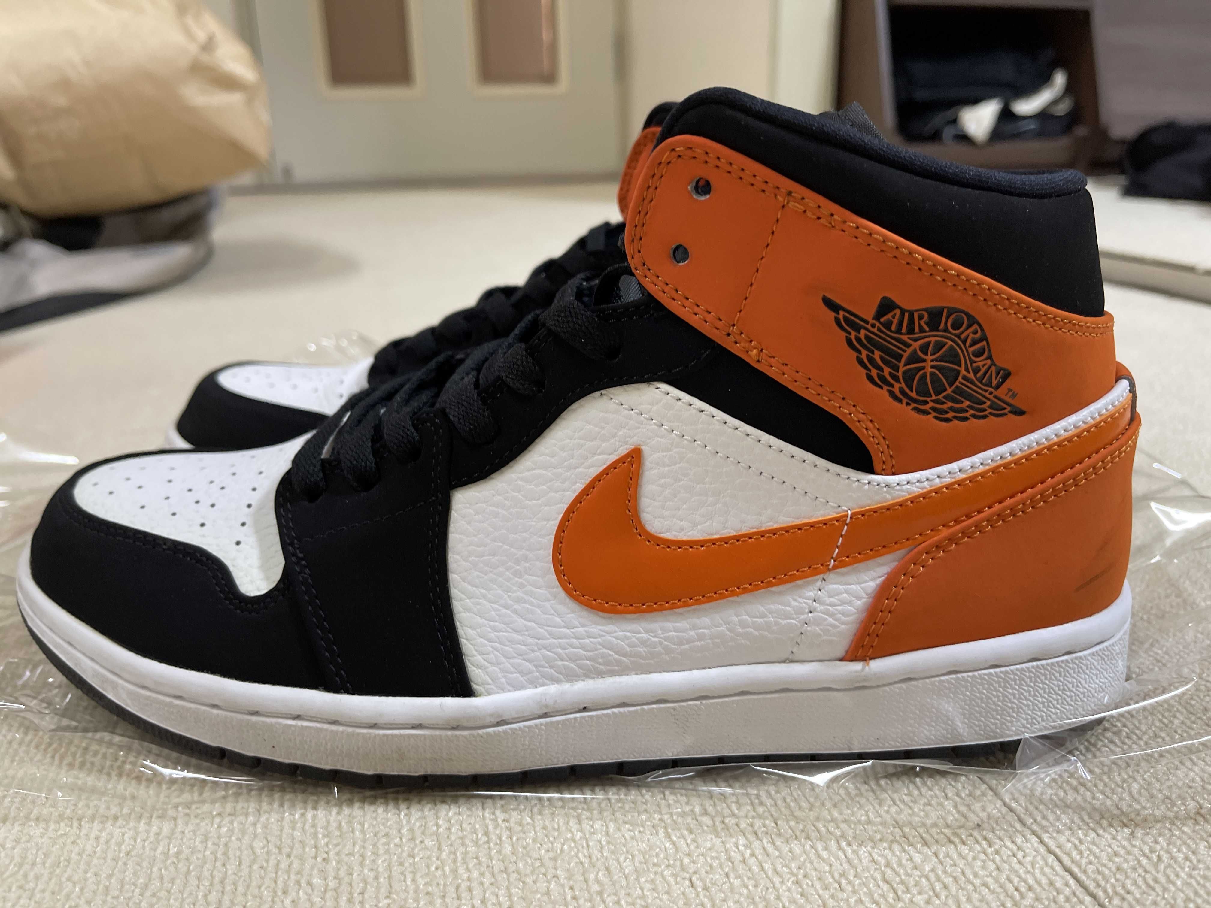 NIKE AIR JORDAN 1 MID "SHATTERED BACKBOARD"