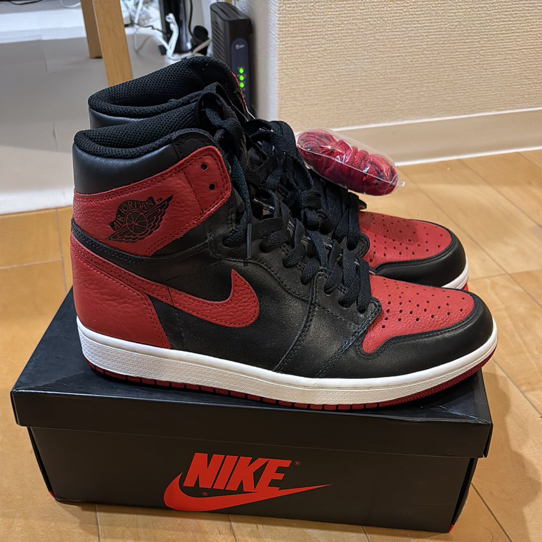 Nike Air Jordan 1 Retro High OG "Bred/Banned" (2016)