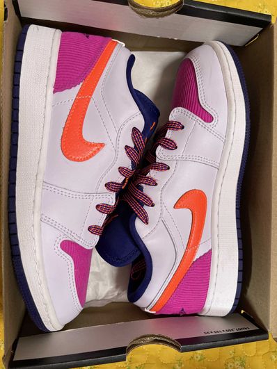 Nike GS Air Jordan 1 Low "Pink Corduroy"