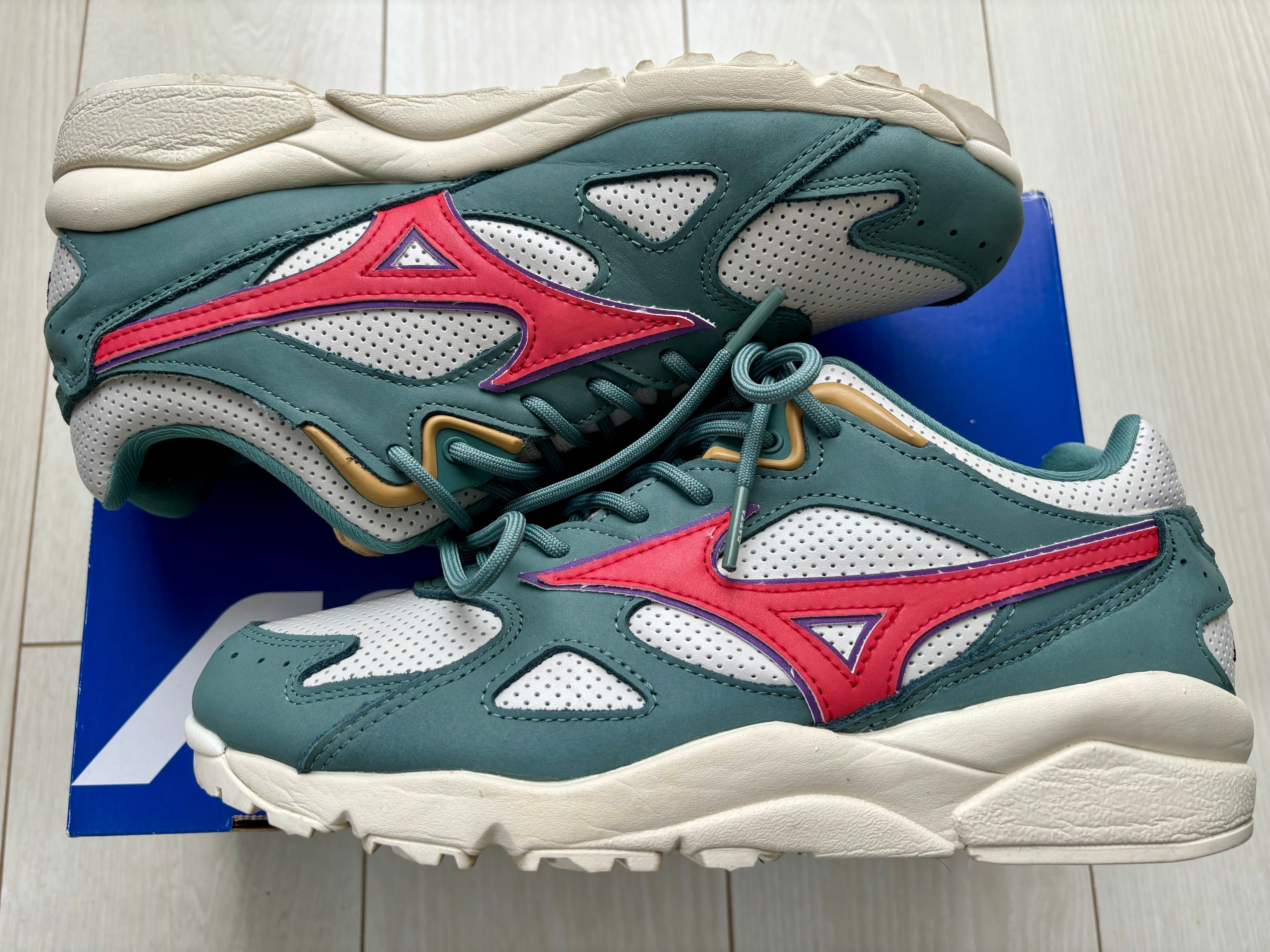 Patta × Mizuno Sky Medal TR "Ivory/Red/Green"