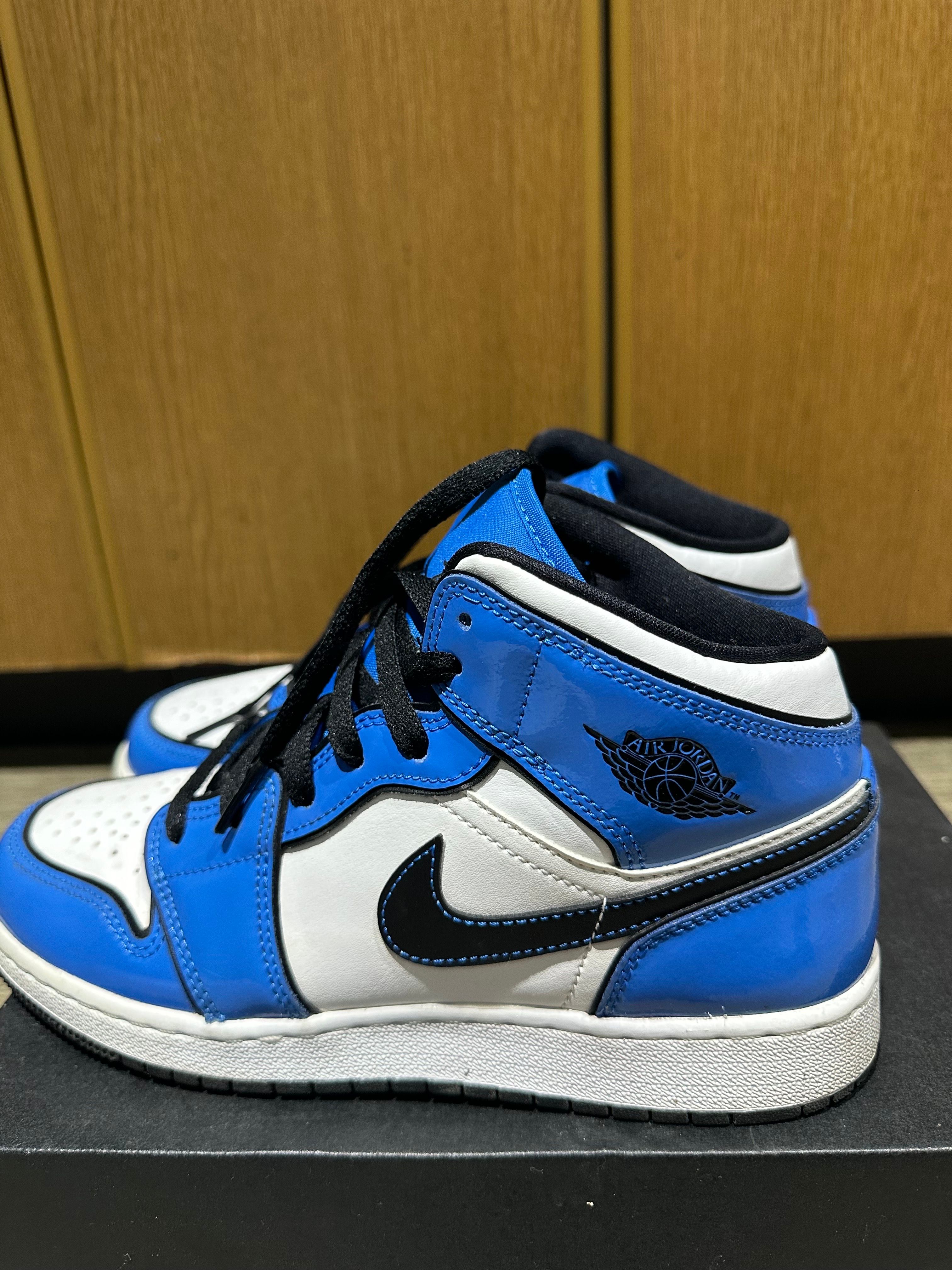 Nike GS Air Jordan 1 Mid SE "Signal Blue" 
