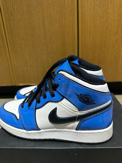 Nike GS Air Jordan 1 Mid SE "Signal Blue"