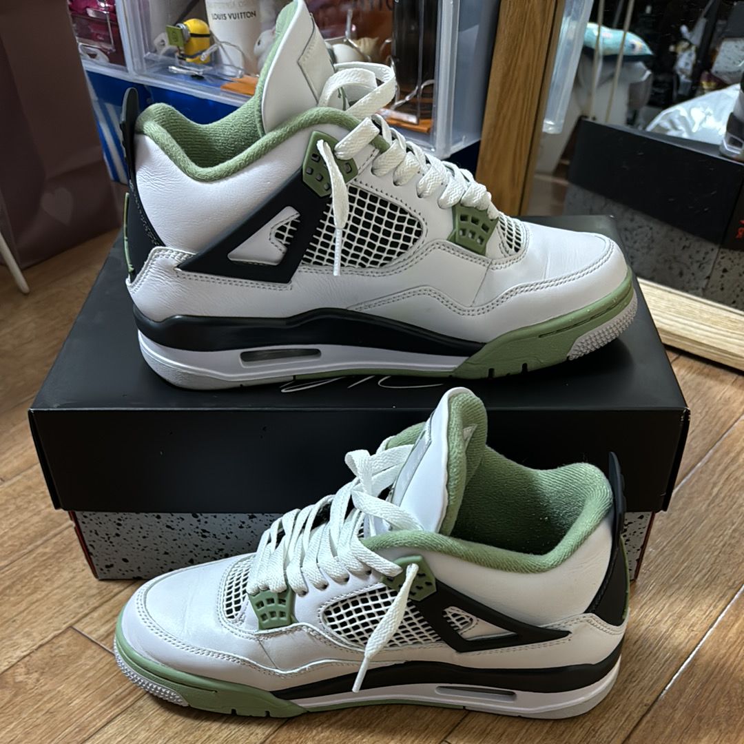 Nike Women's Air Jordan 4 "Oil Green"