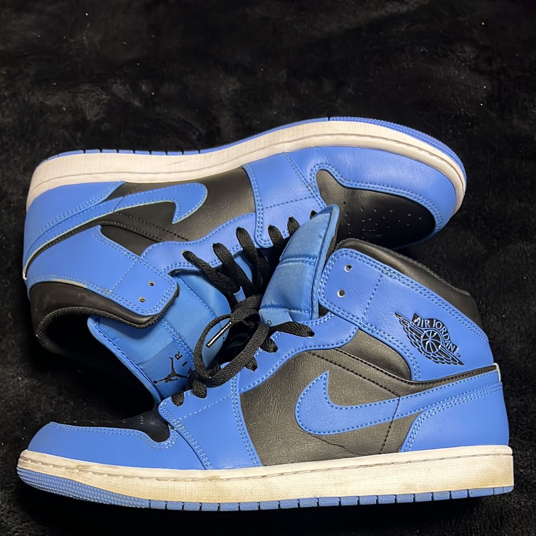 Nike Air Jordan 1 Mid "University Blue"
