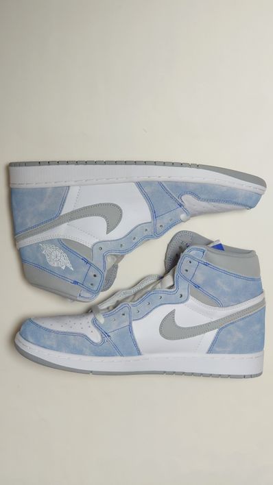 Nike Air Jordan 1 High OG "Hyper Royal"