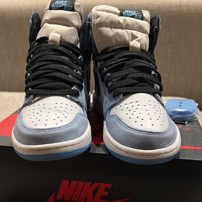 Nike Air Jordan 1 High OG "University Blue"