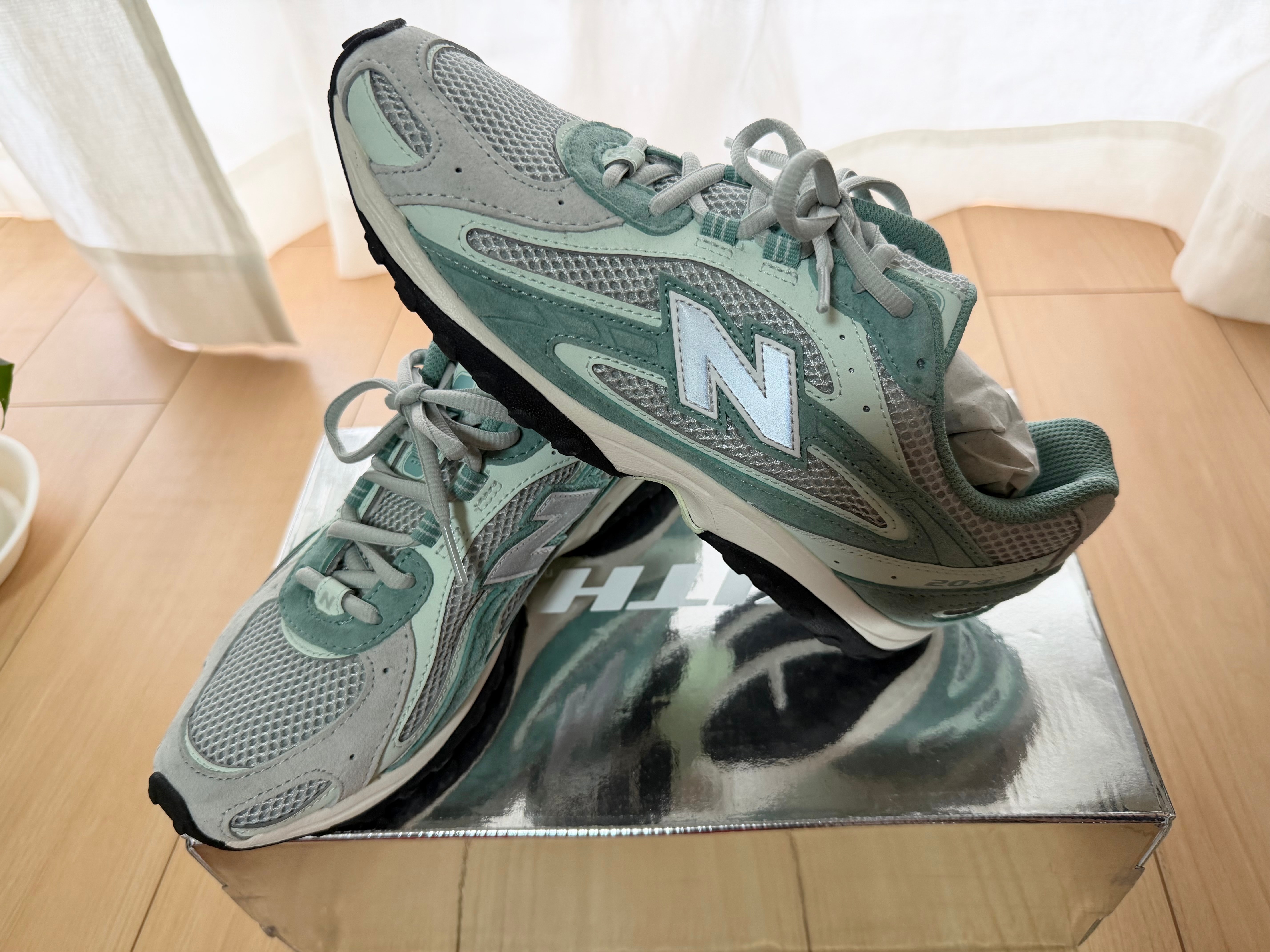 KITH × New Balance 204 "Bluebell"