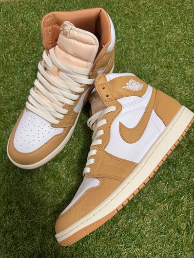 Nike Women's Air Jordan 1 Retro High OG Nike Women's Air Jordan 1 Retro High OG