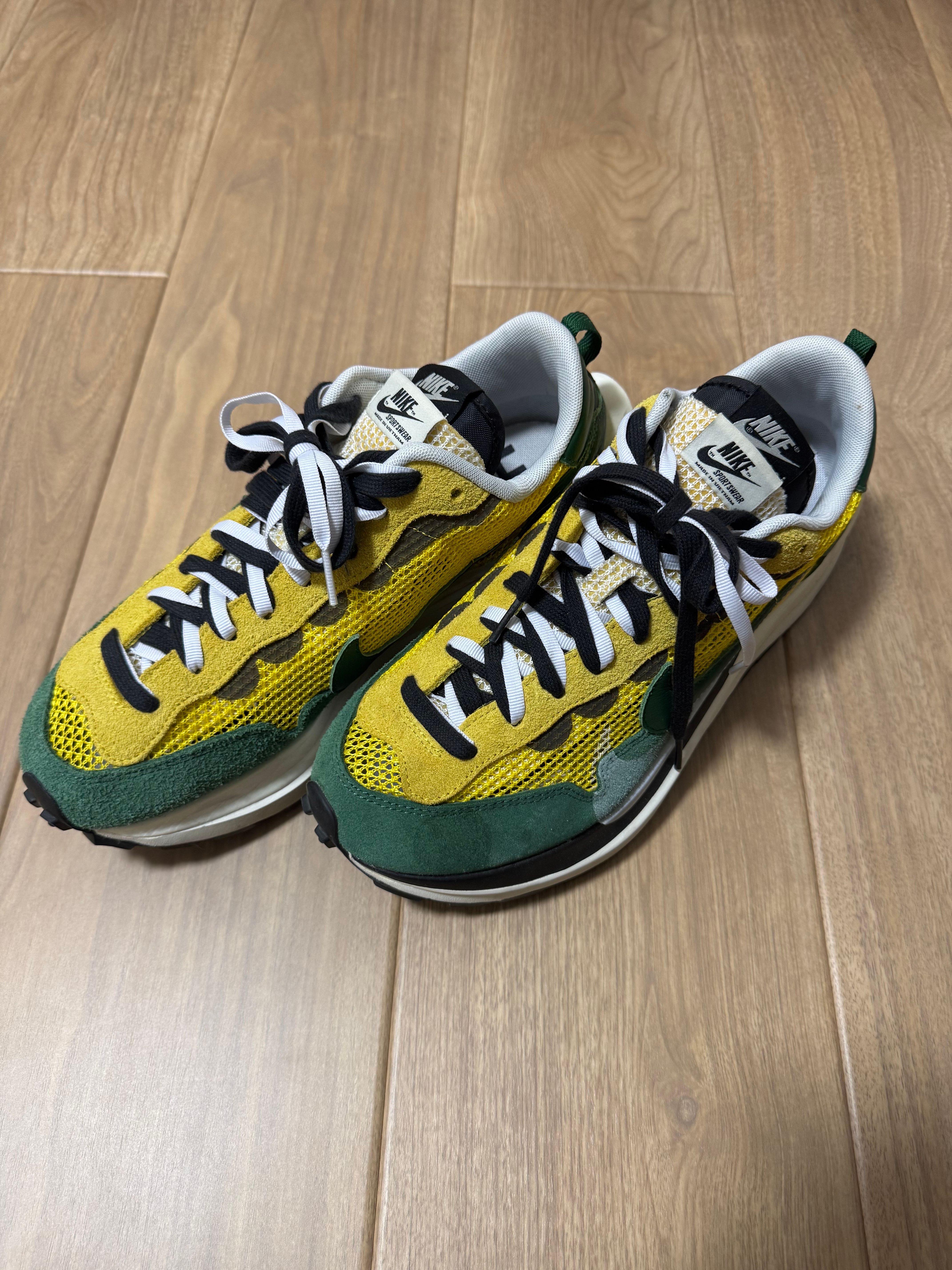 sacai × Nike Vapor Waffle "Tour Yellow/Stadium Green-Sail"