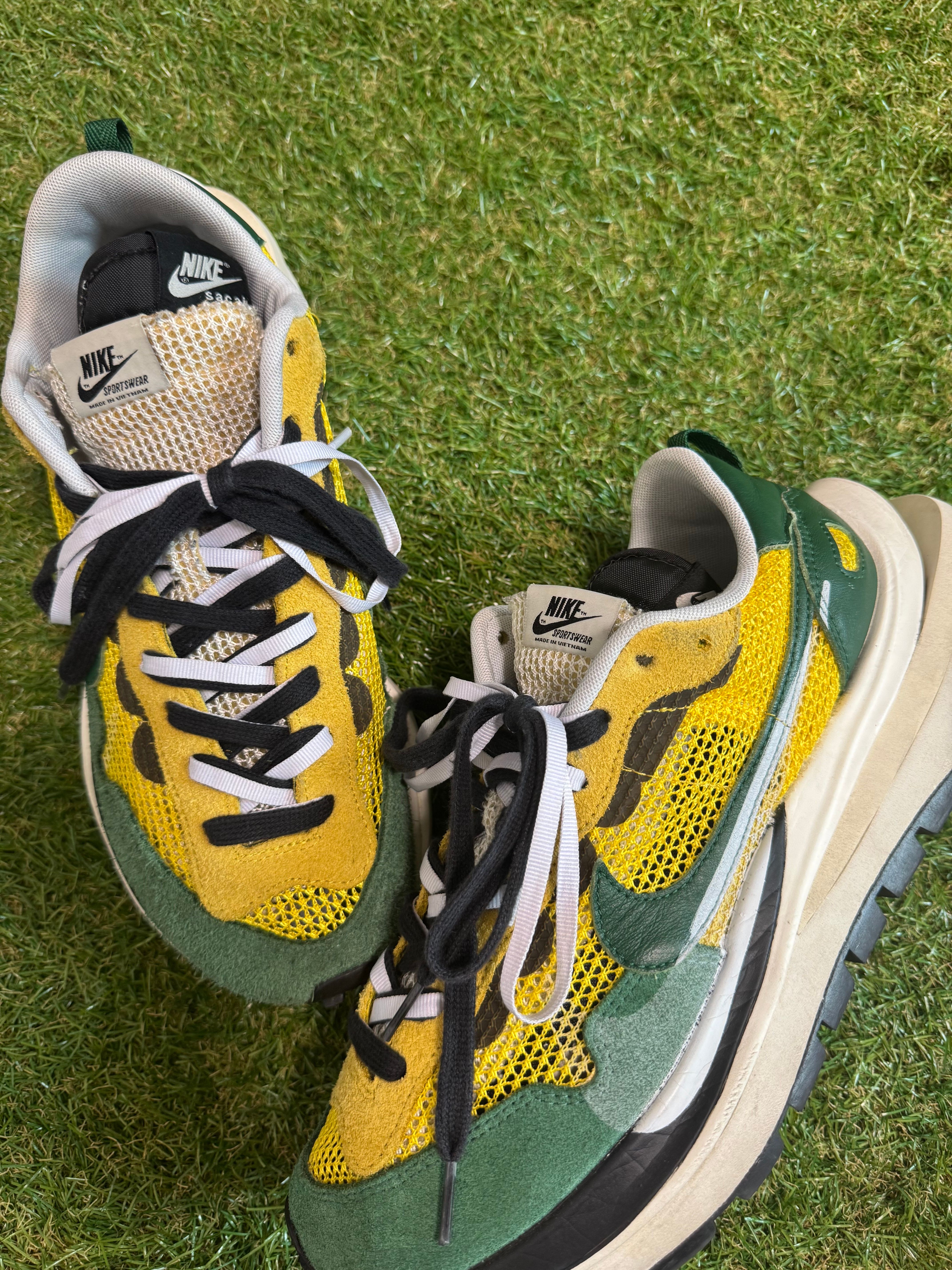 sacai × Nike Vapor Waffle "Tour Yellow/Stadium Green-Sail"