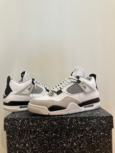 Nike Air Jordan 4 "Military Black"