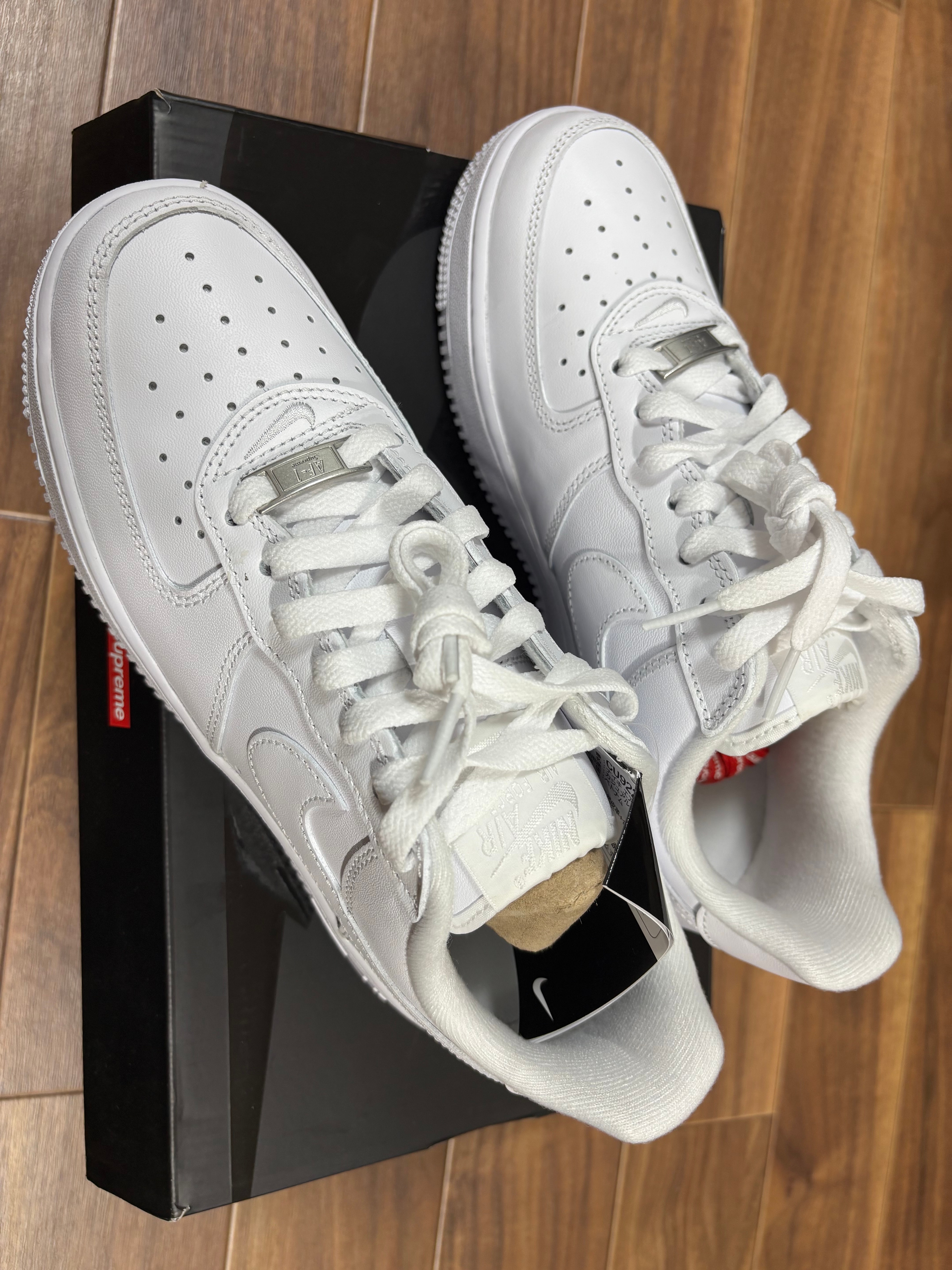 Supreme × Nike Air Force 1 Low 