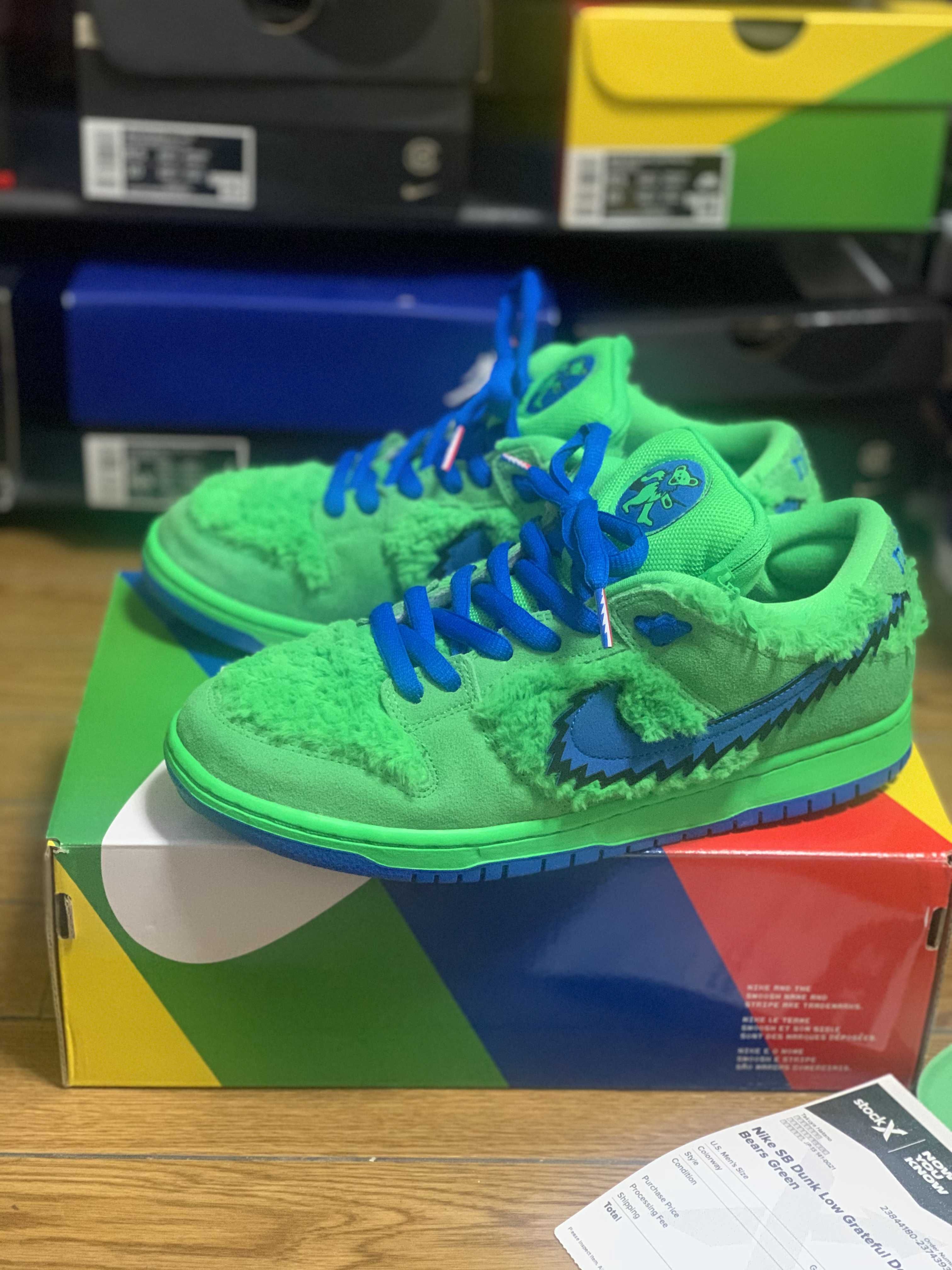 Grateful Dead × Nike SB Dunk Low "Green Bear"
