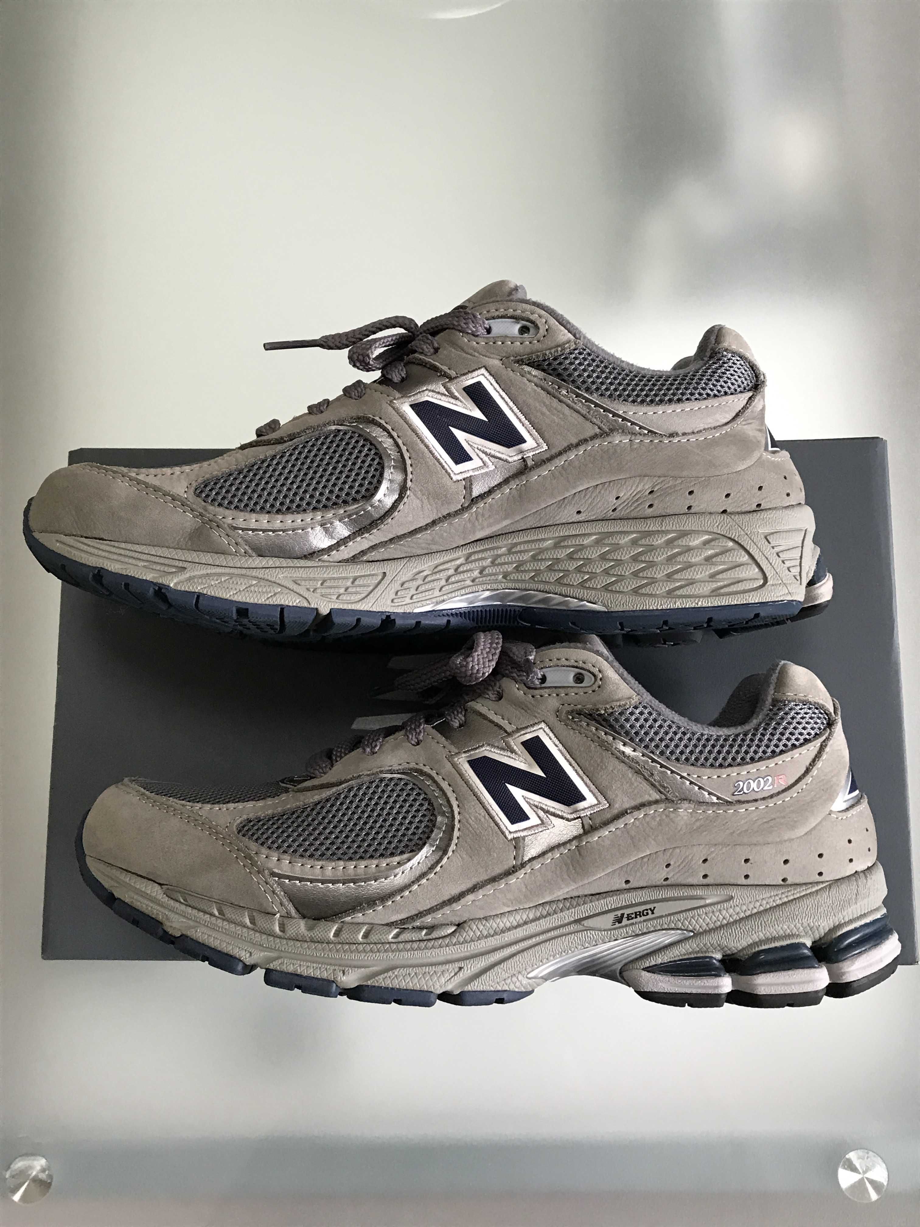 New Balance 2002R "Gray"