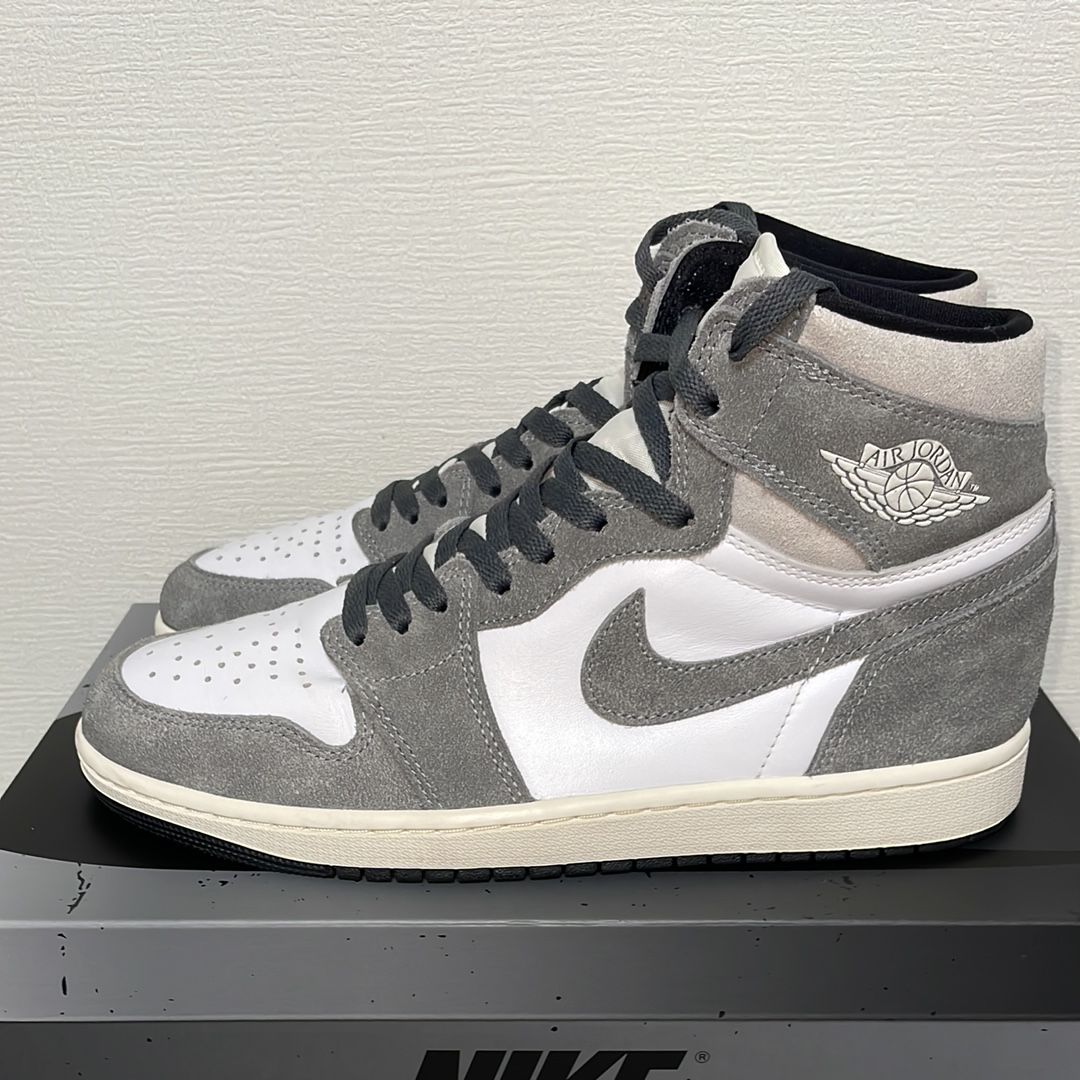 Nike Air Jordan 1 Retro High OG "Black and Smoke Grey"