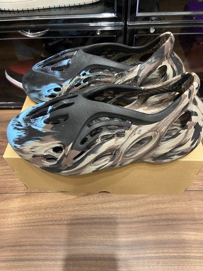 adidas YEEZY Foam Runner "MX Cinder"