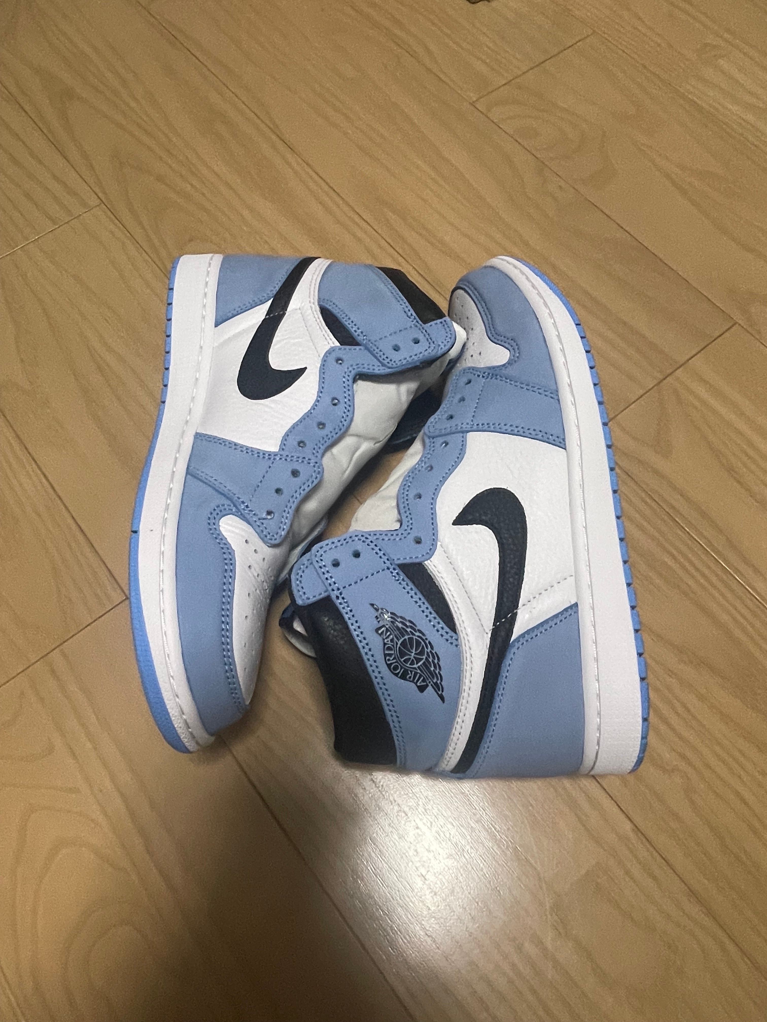 Nike Air Jordan 1 High OG "University Blue"