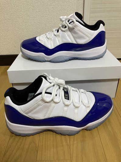 NIKE Women's AIR JORDAN 11 LOW "CONCORD SKETCH"