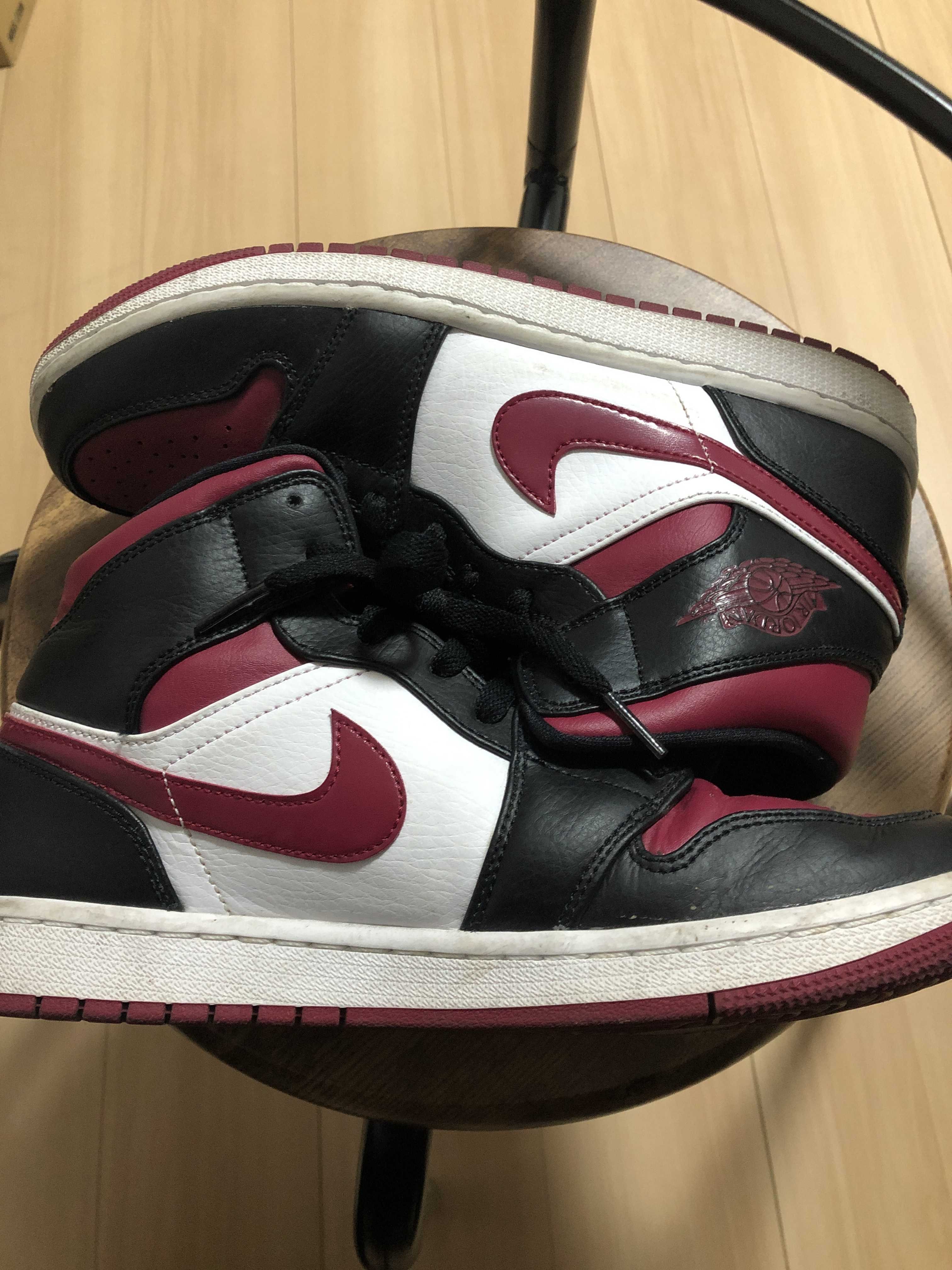 NIKE AIR JORDAN 1 MID "BLACK/RED/WHITE"