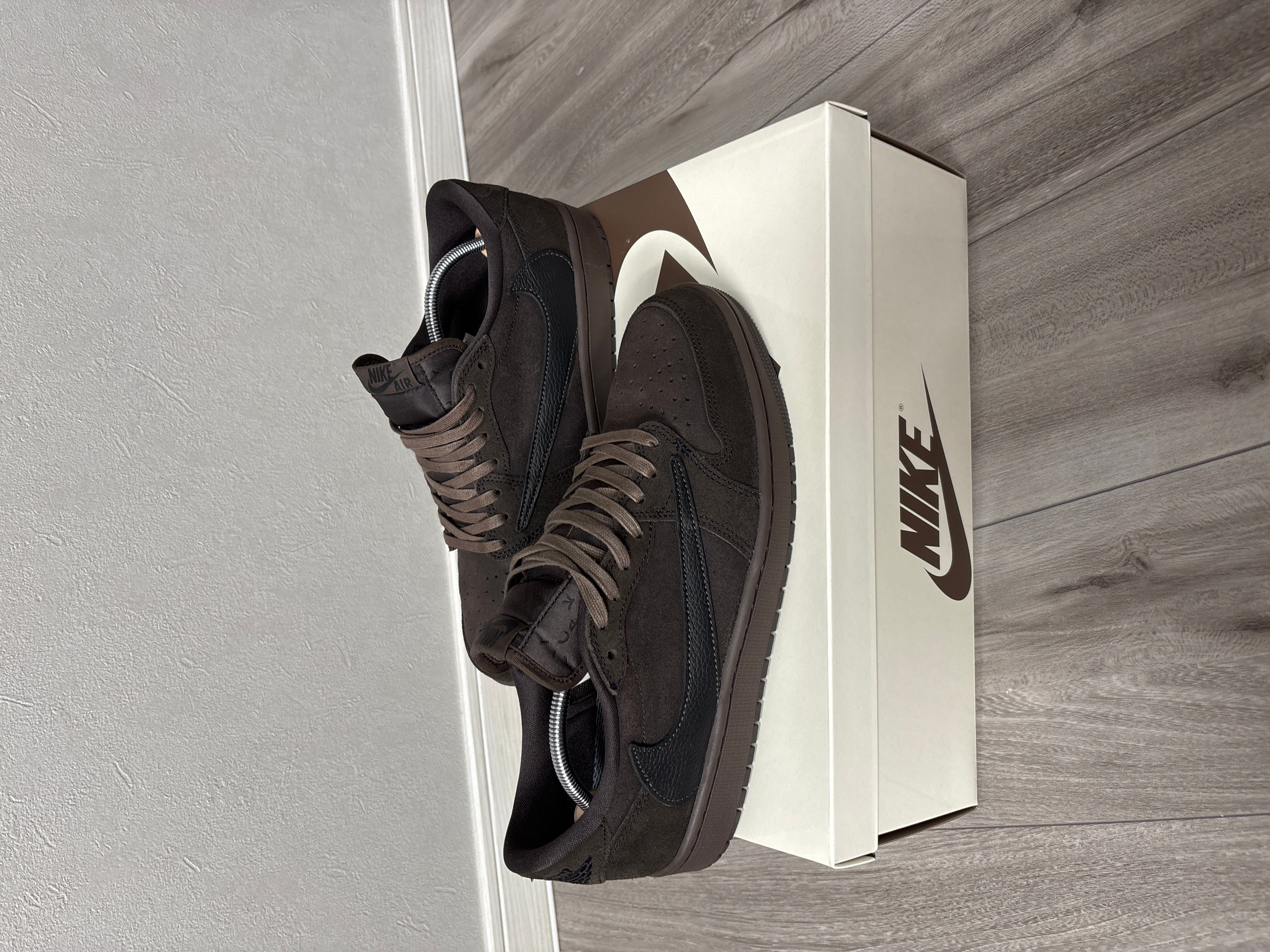Travis Scott × Nike Air Jordan 1 Low OG SP "Velvet Brown and Dark Mocha"
