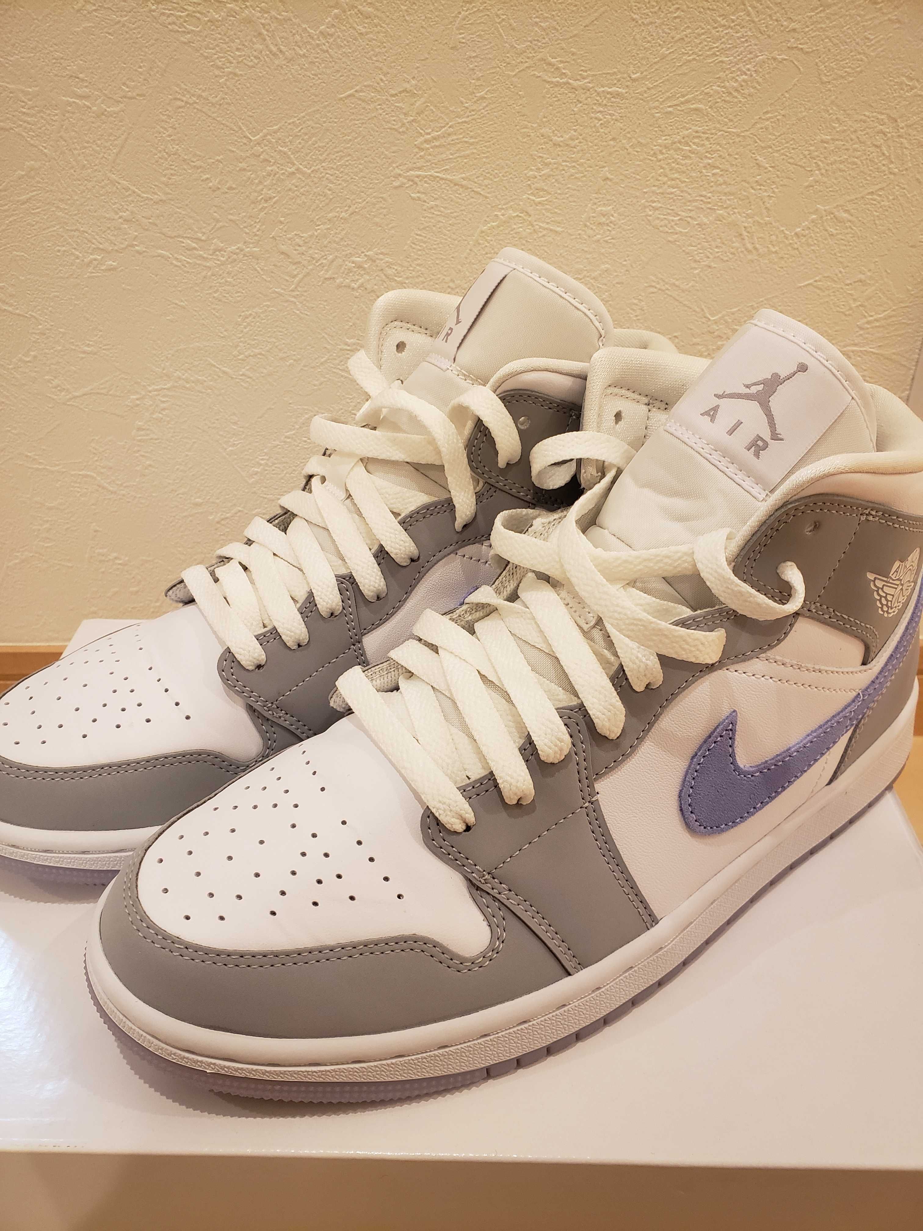 Nike Women's Air Jordan 1 Mid "Wolf Grey"
