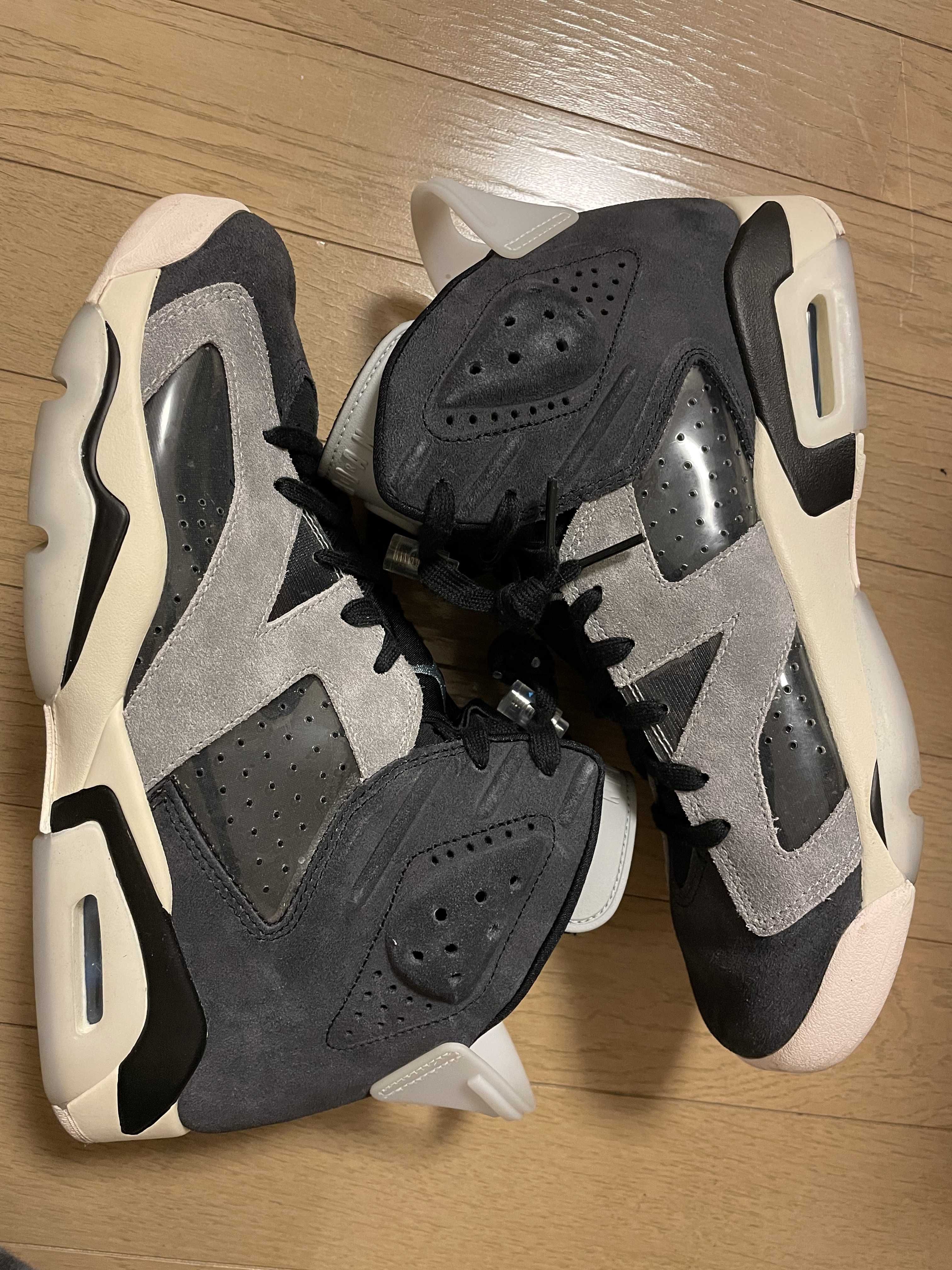 NIike Women's Air Jordan 6 "Smoke Grey"