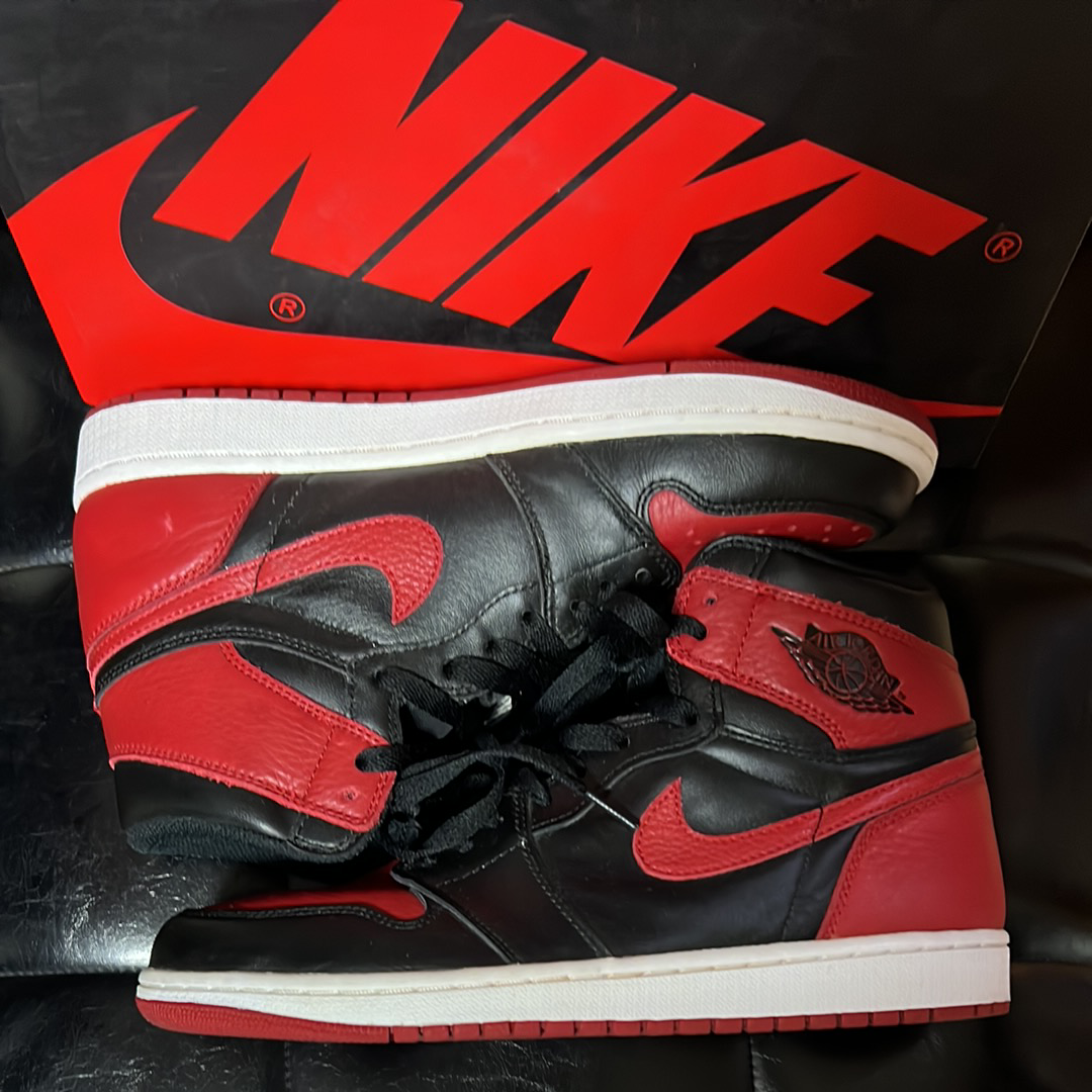 Nike Air Jordan 1 Retro High OG "Bred/Banned" (2016)