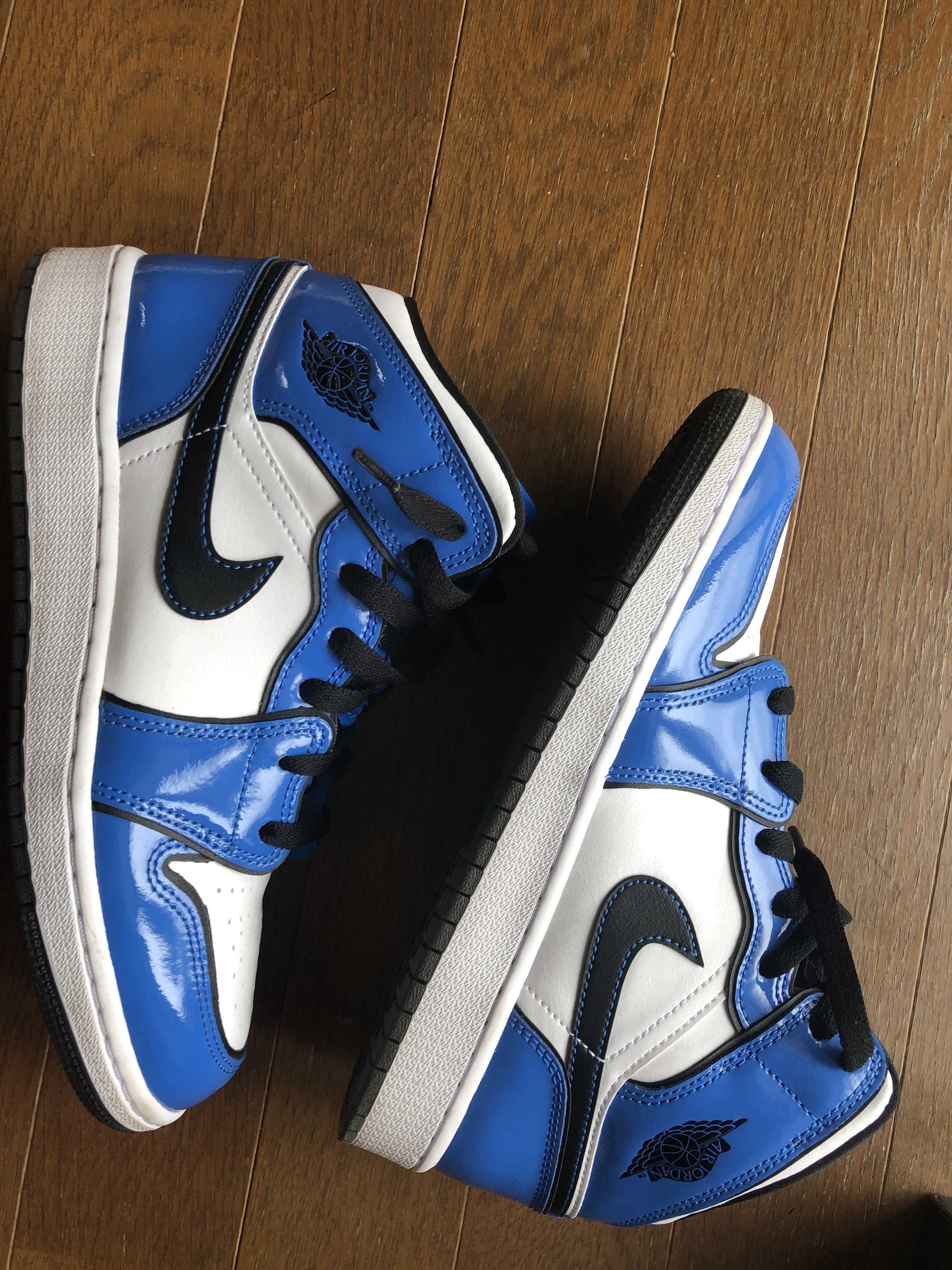 Nike GS Air Jordan 1 Mid SE "Signal Blue" 