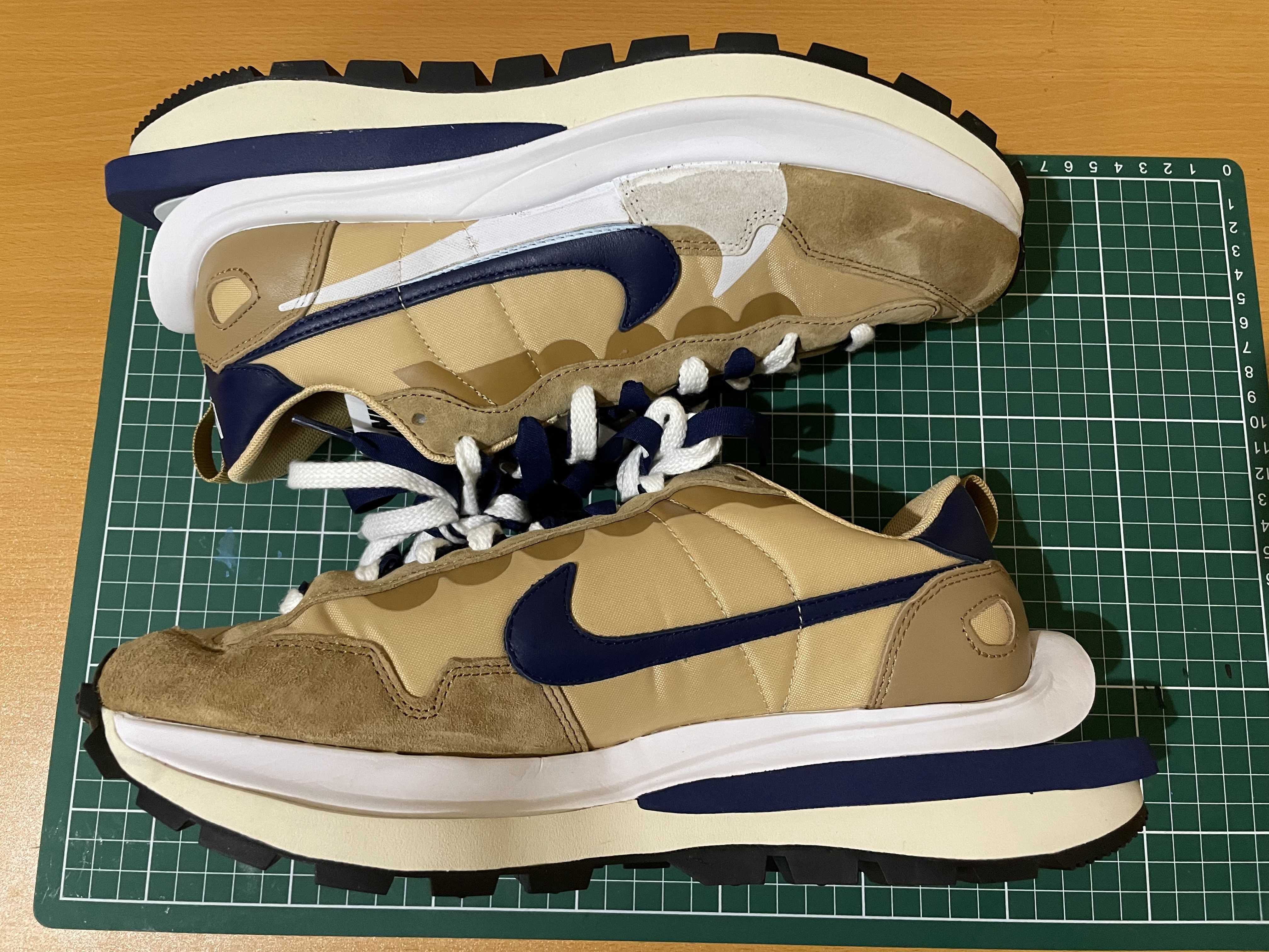 Sacai × Nike Vapor Waffle "Sesame And Blue Void"
