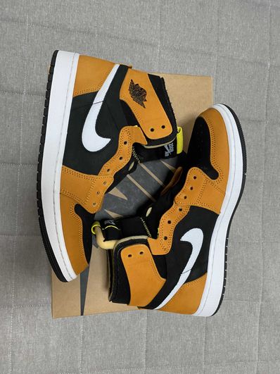 Nike Air Jordan 1 High Zoom "Monarch Orange"
